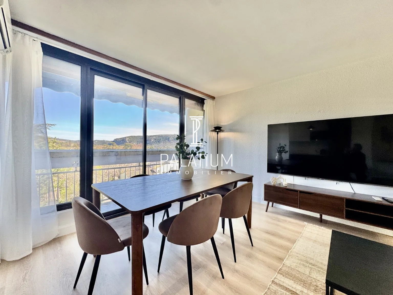 Appartement T3 rénové avec vue sur château à Gréoux-les-Bains en vente à terme libre