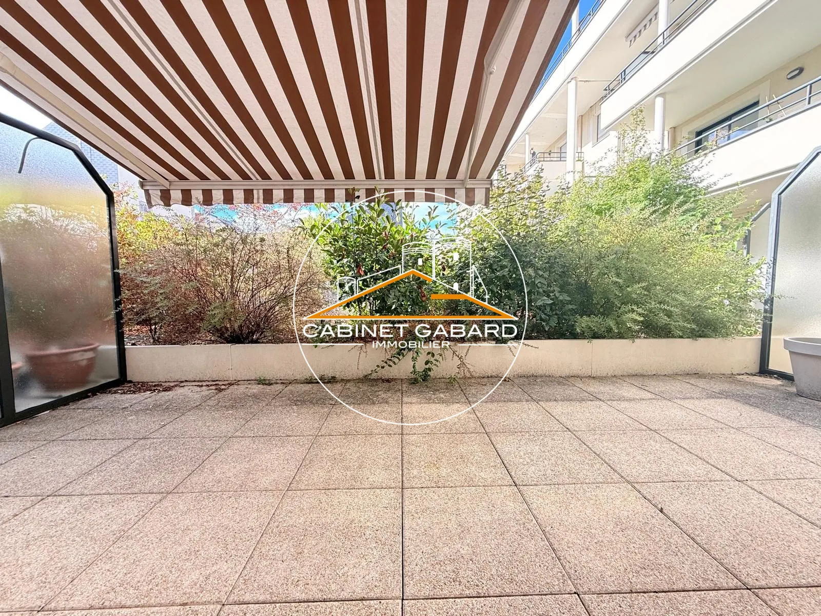 Bel appartement à vendre en centre-ville d'Angers avec terrasse et parking