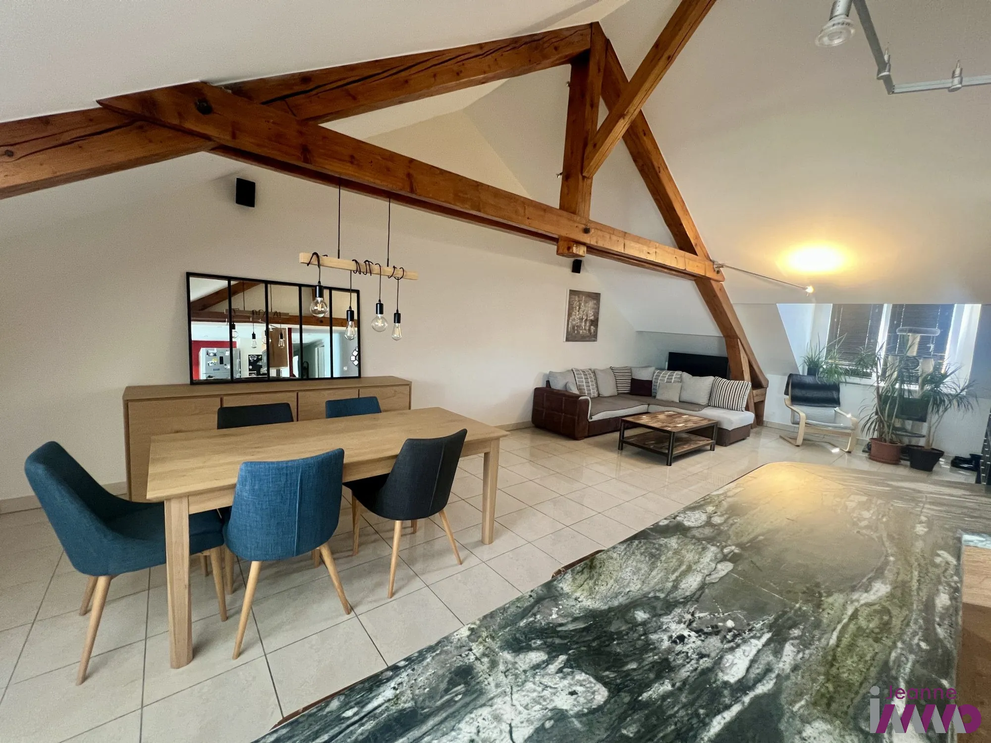 Appartement T4 avec terrasse à Belfort Centre - Charme et modernité