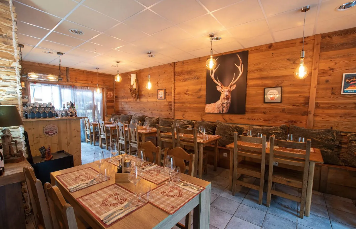 Vente parts société restauration à Monetier-les-Bains - Fonds de commerce avec terrasse