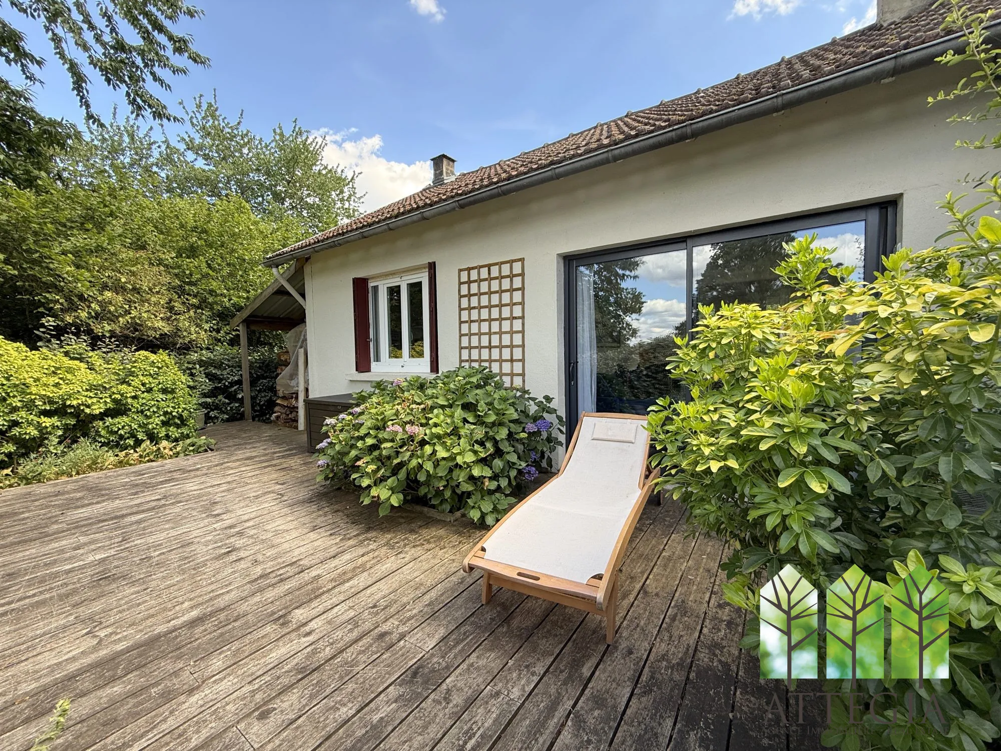 Maison lumineuse avec verger à Faux-Mazuras, proche Bourganeuf – 2 chambres et terrasse spacieuse