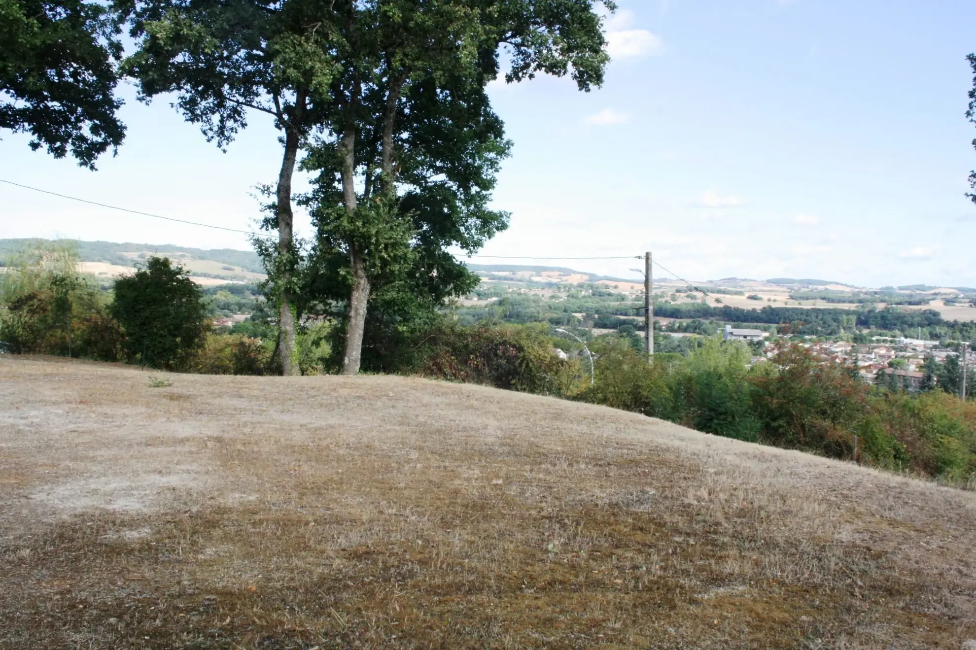 Beau terrain à bâtir avec vue sur Graulhet - 1479 m²