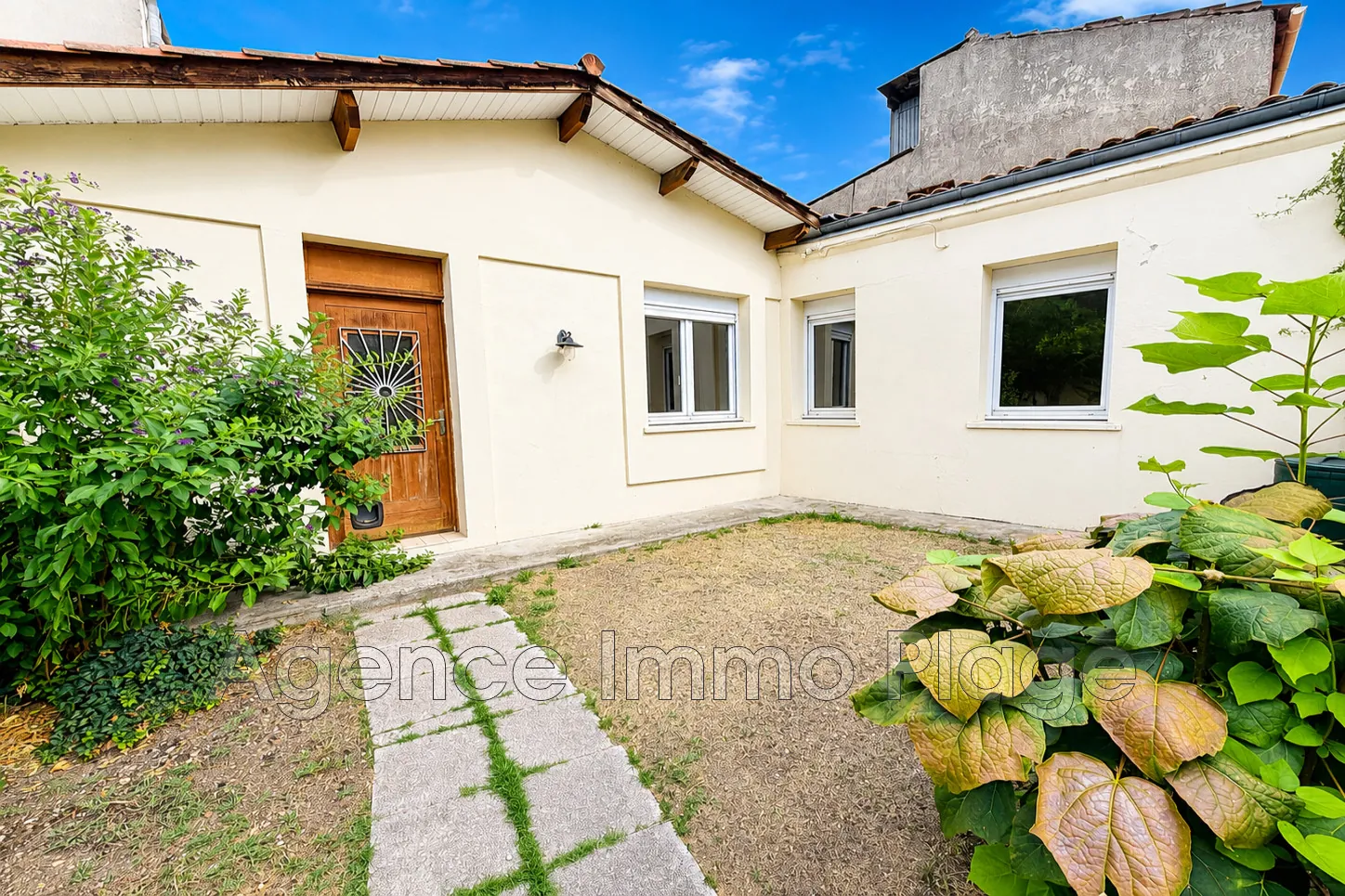 A vendre maison mitoyenne avec jardin privé à Bordeaux Quartier Amédée Saint-Germain