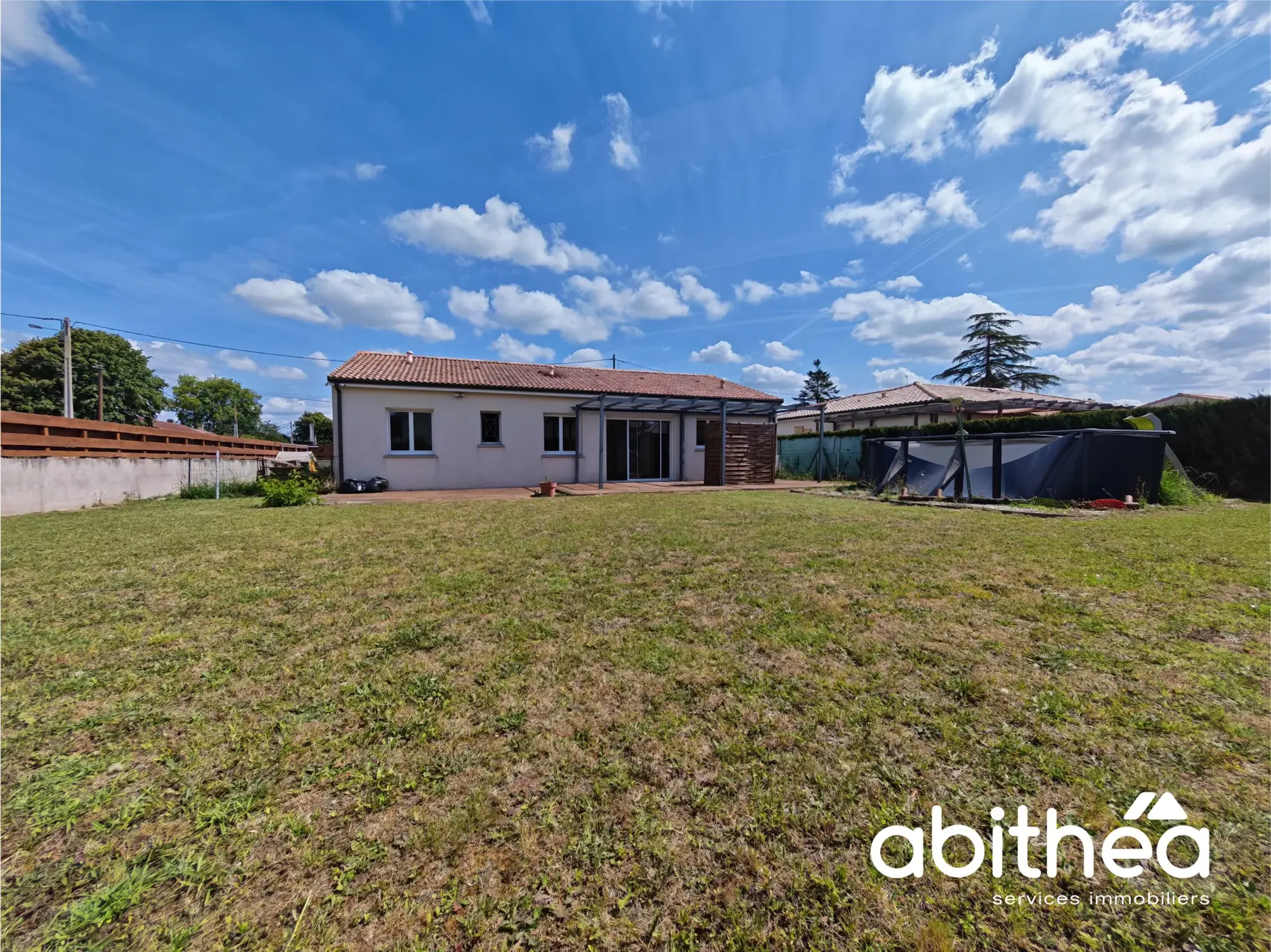 Vente maison récente 3 chambres avec jardin et garage à Génissac