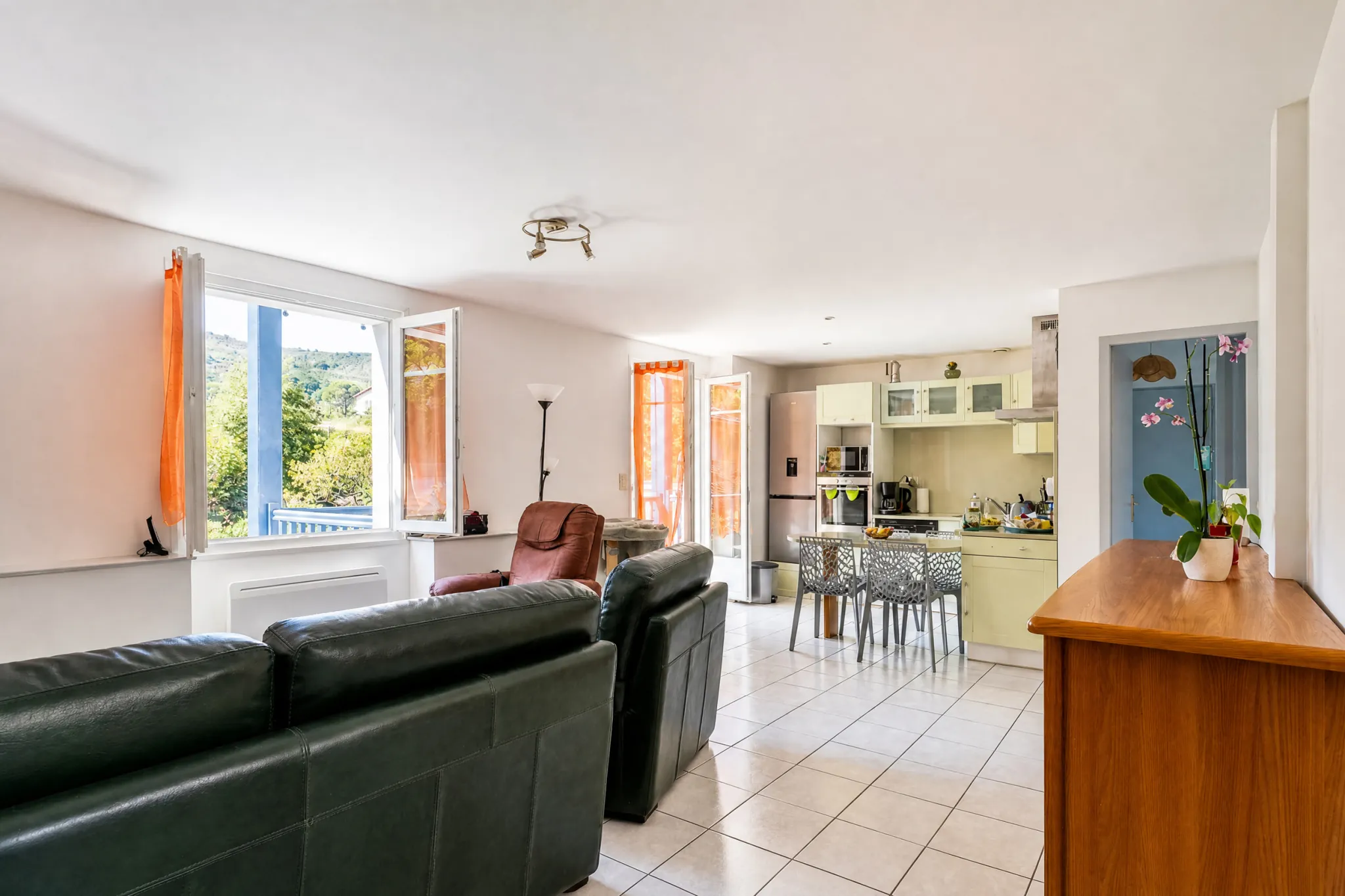 Appartement T4 avec terrasse et vue montagne à Urrugne