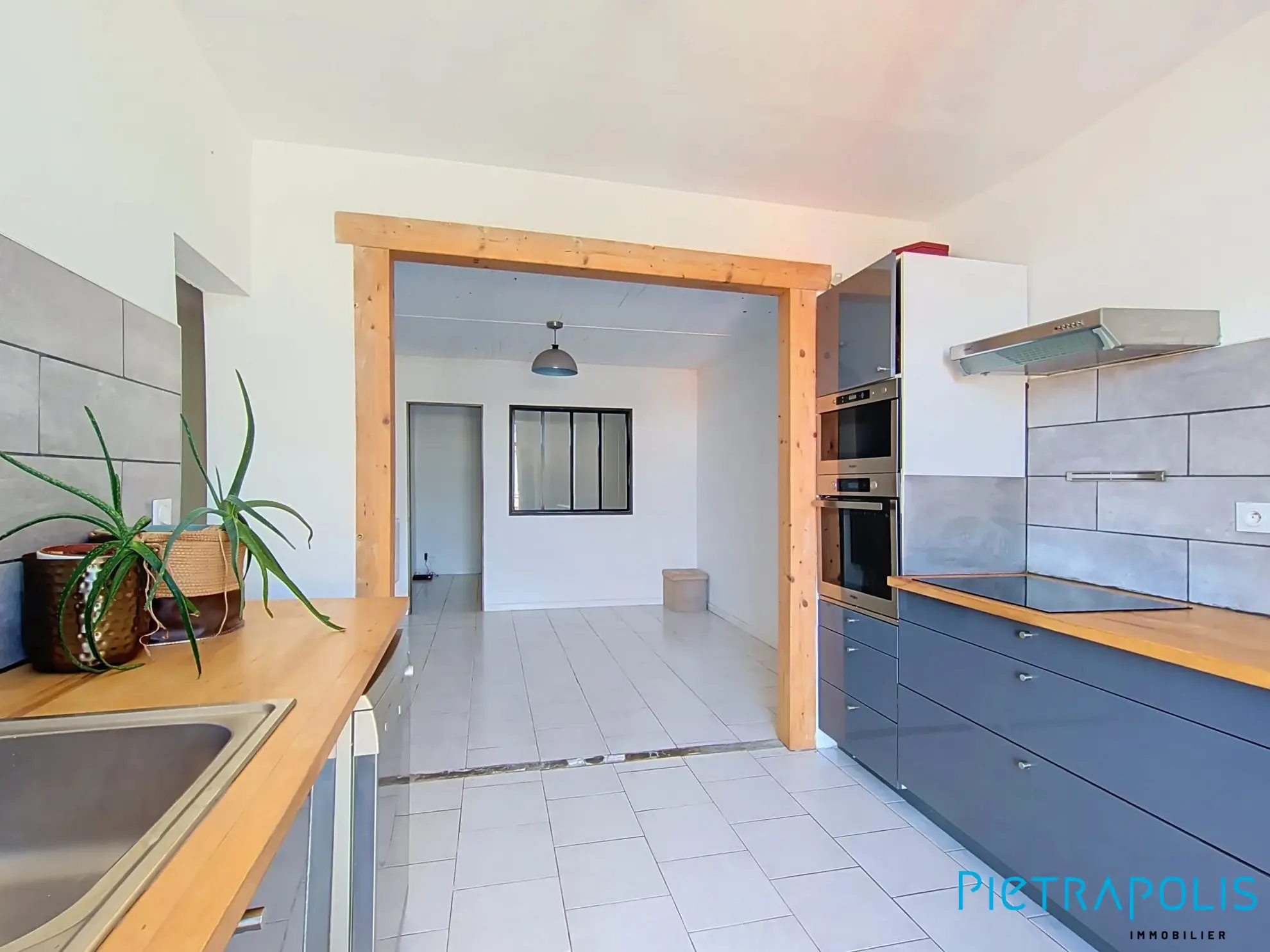 Appartement T3 en centre-ville de Sete avec balcons et cave
