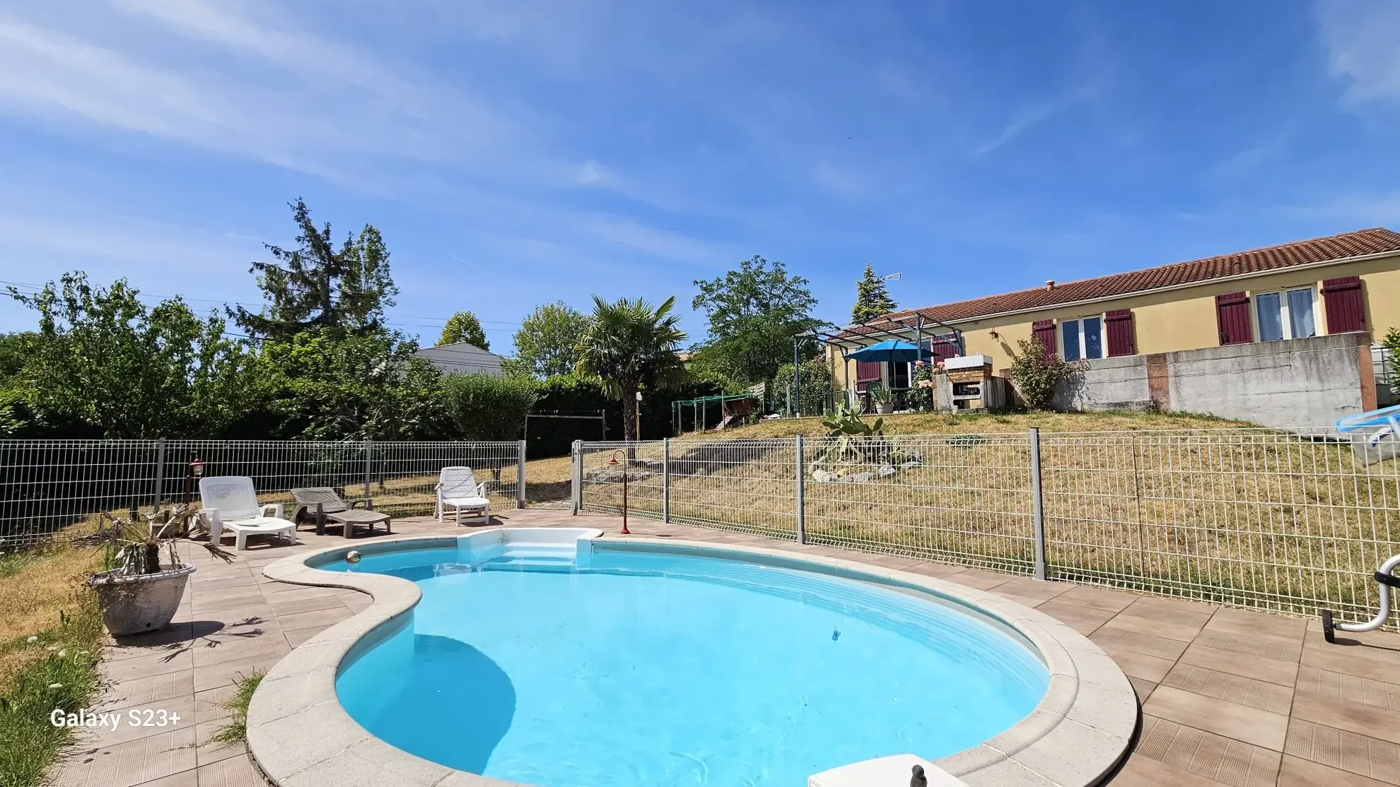 Maison familiale avec piscine et grand jardin à Niort - Quartier Les Brizeaux