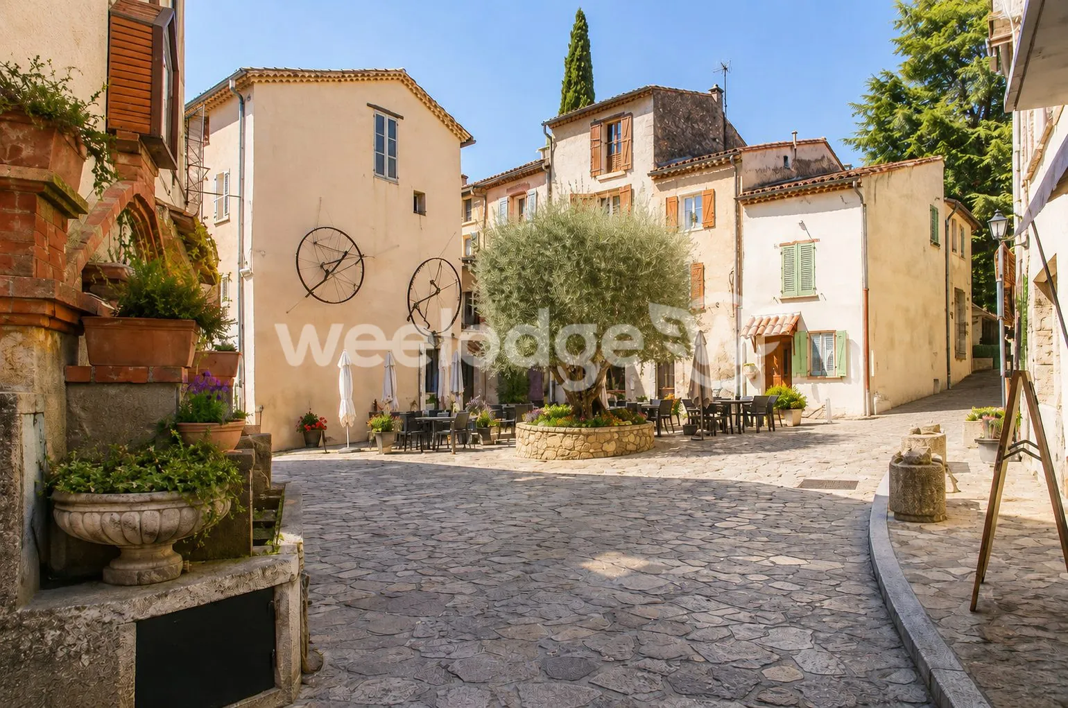 Maison de village à vendre à Tourrettes 70 m², calme et équipée