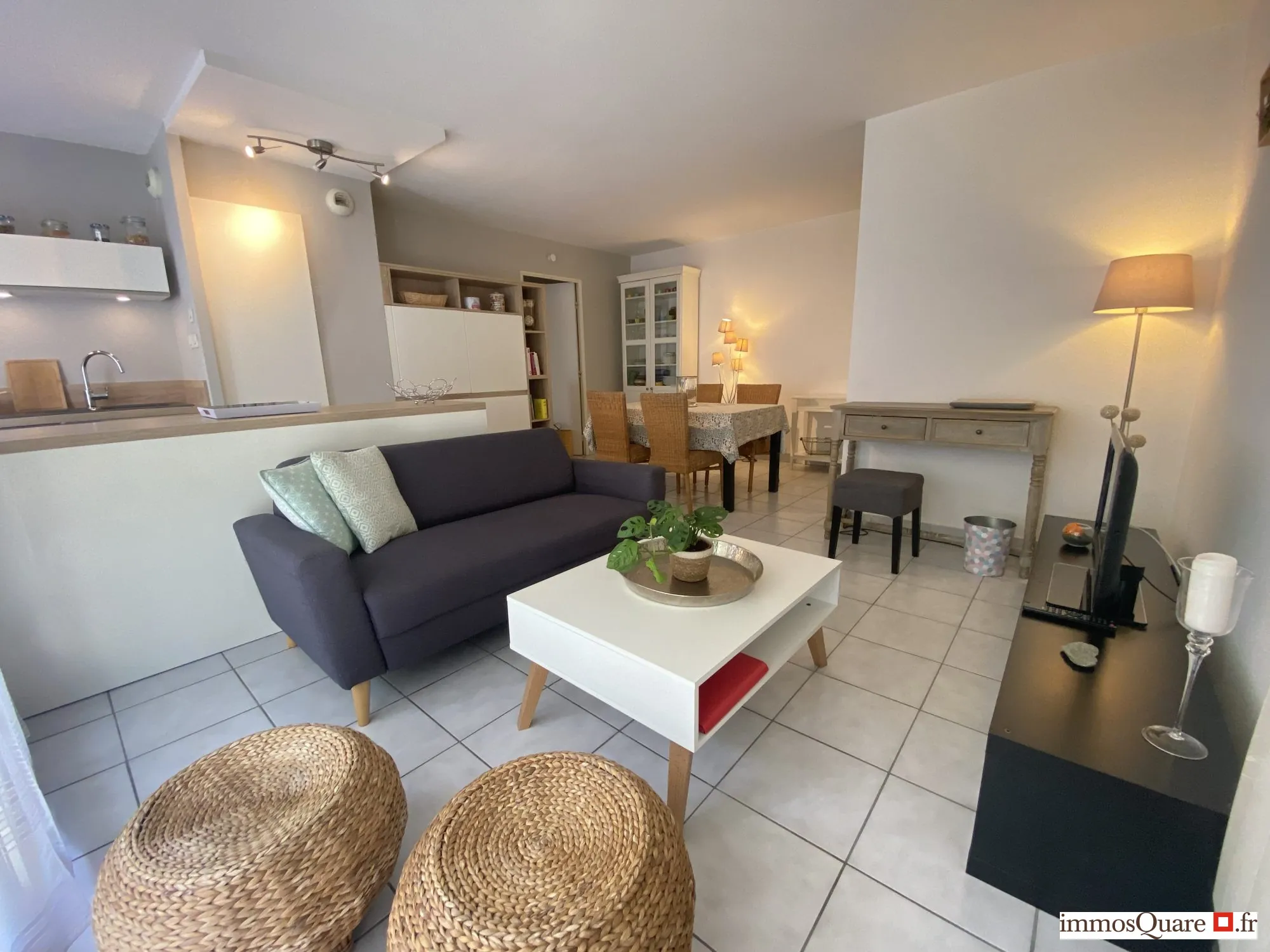 Appartement T2 de 48 m² avec balcon et parking à Lyon 8ème près du métro Grange Blanche