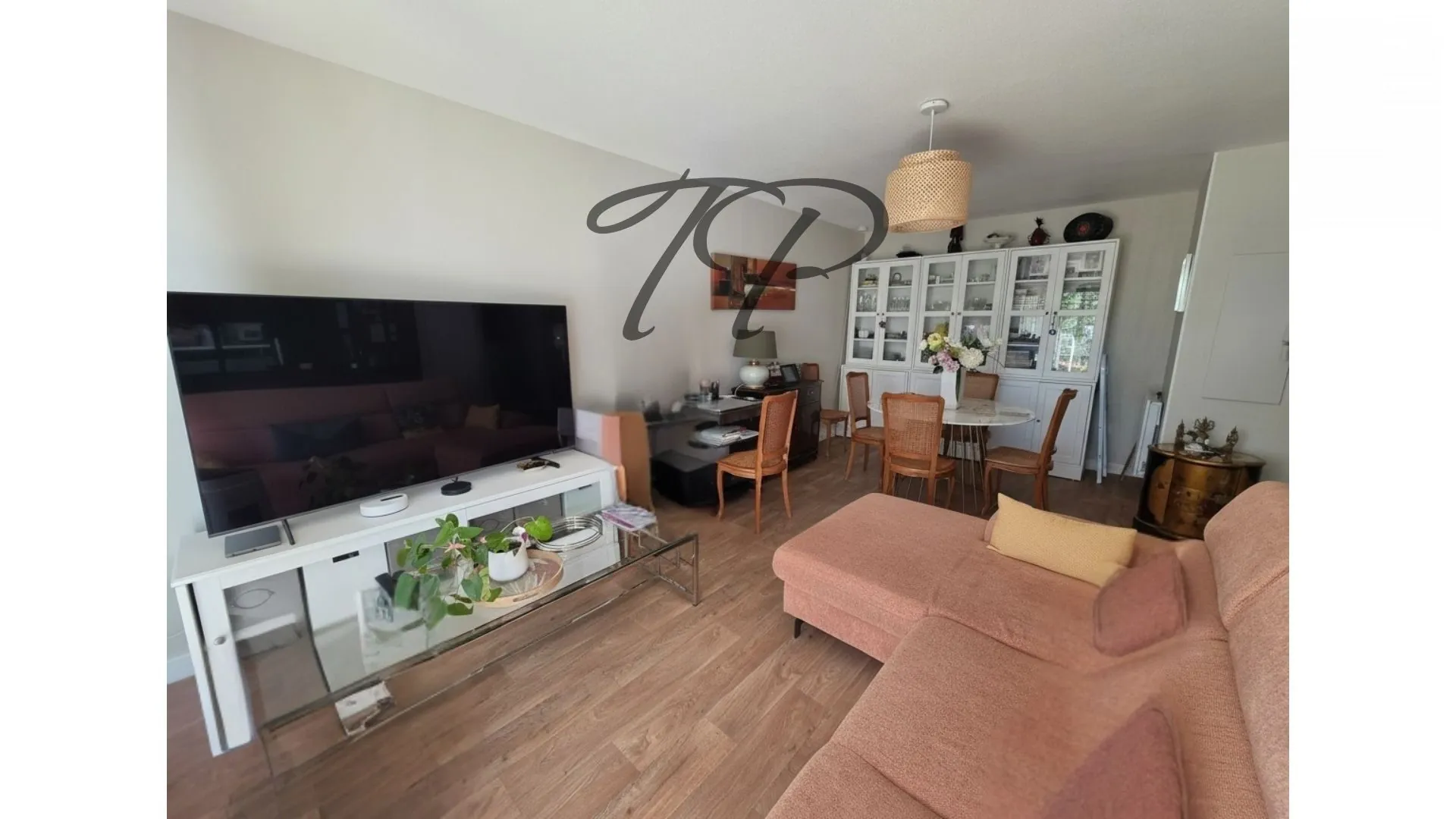 Appartement T2 rénové à Béziers, proche Champs de Mars, avec terrasse et parking