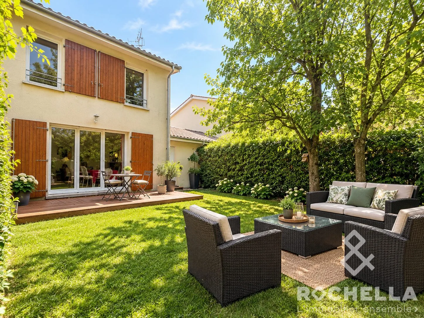 Maison familiale avec piscine et garage à Saint-Jean-d'Angély