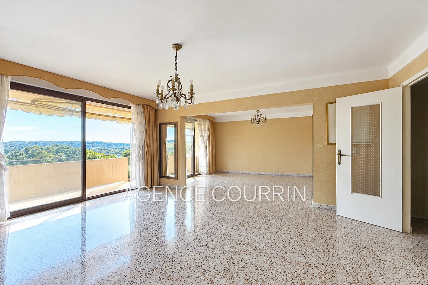 Exclusivité : Appartement 4 pièces avec terrasse vue mer à Grasse