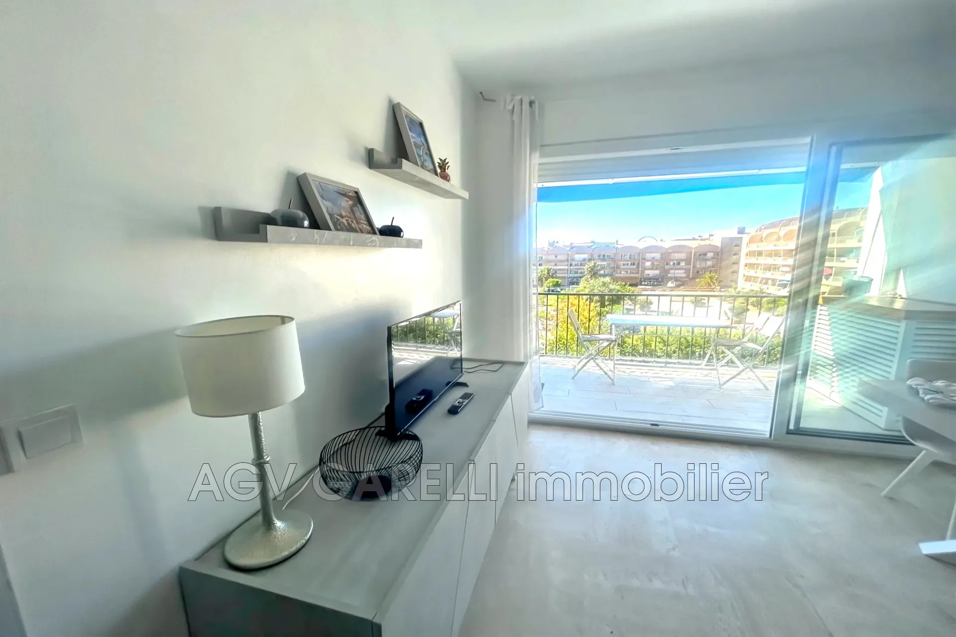 Appartement T2 avec terrasse et parking au port d’Hyères - 47,48 m² en parfait état