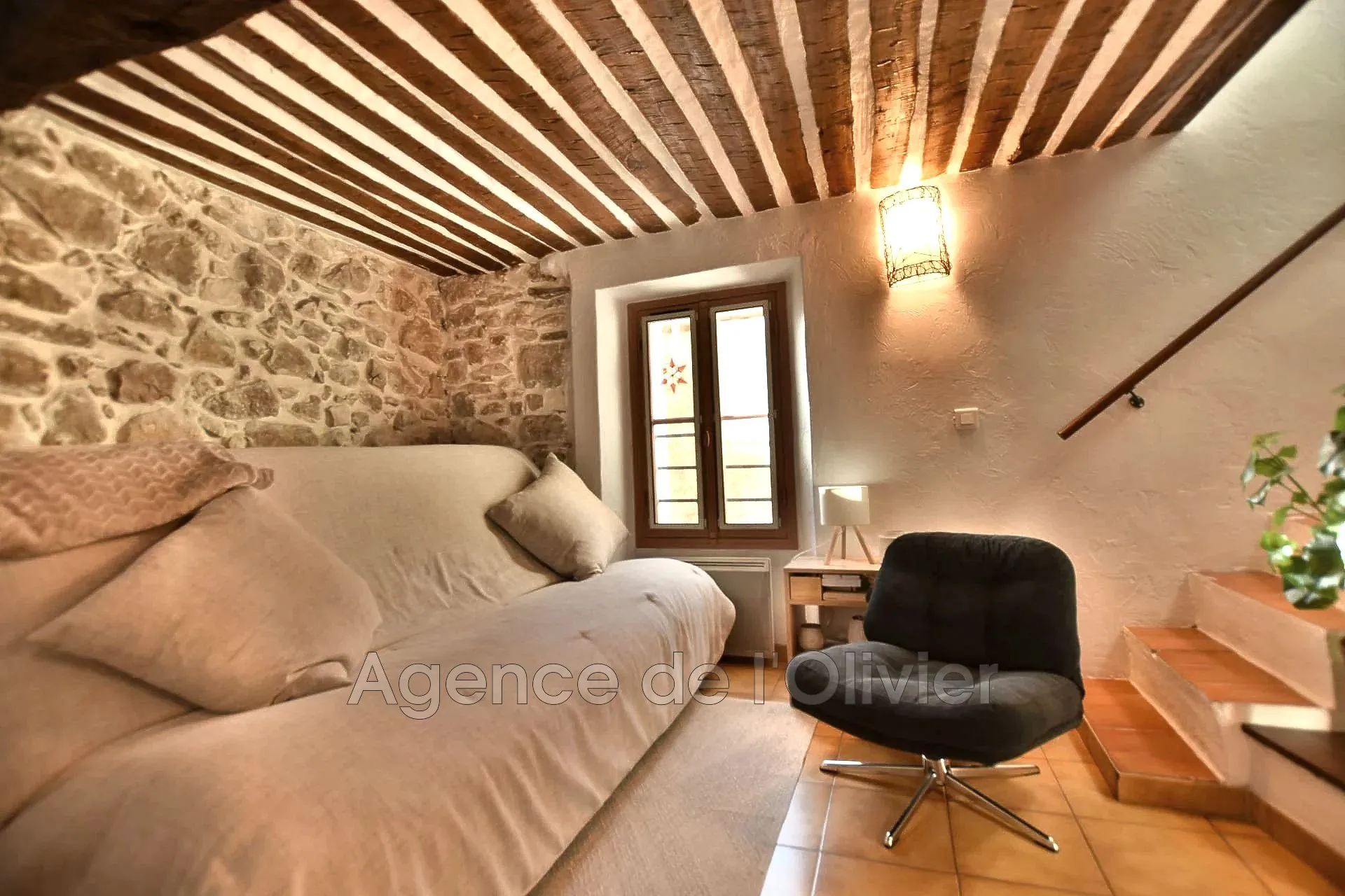 Maison de village en pierre à Valbonne - 3 pièces, secteur recherché