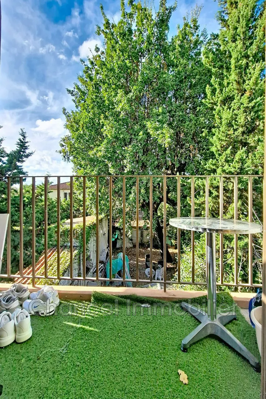 Studio à vendre de 19 m² à Antibes avec terrasse et vue dégagée