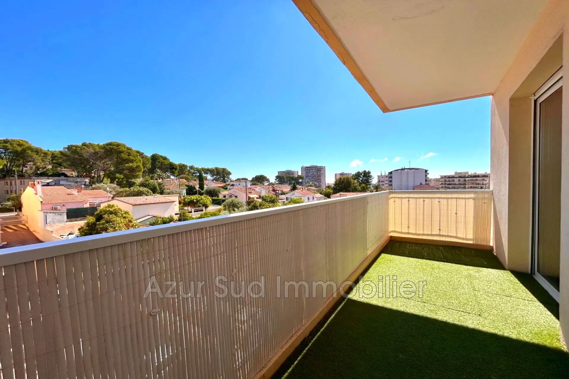 Appartement 2 pièces à vendre au Le Cannet avec terrasse et cave