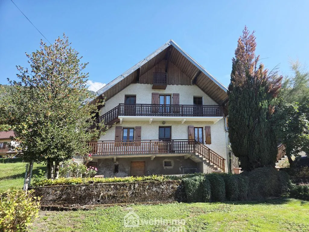 Maison à rénover de 52 m² avec grand terrain à Venthon