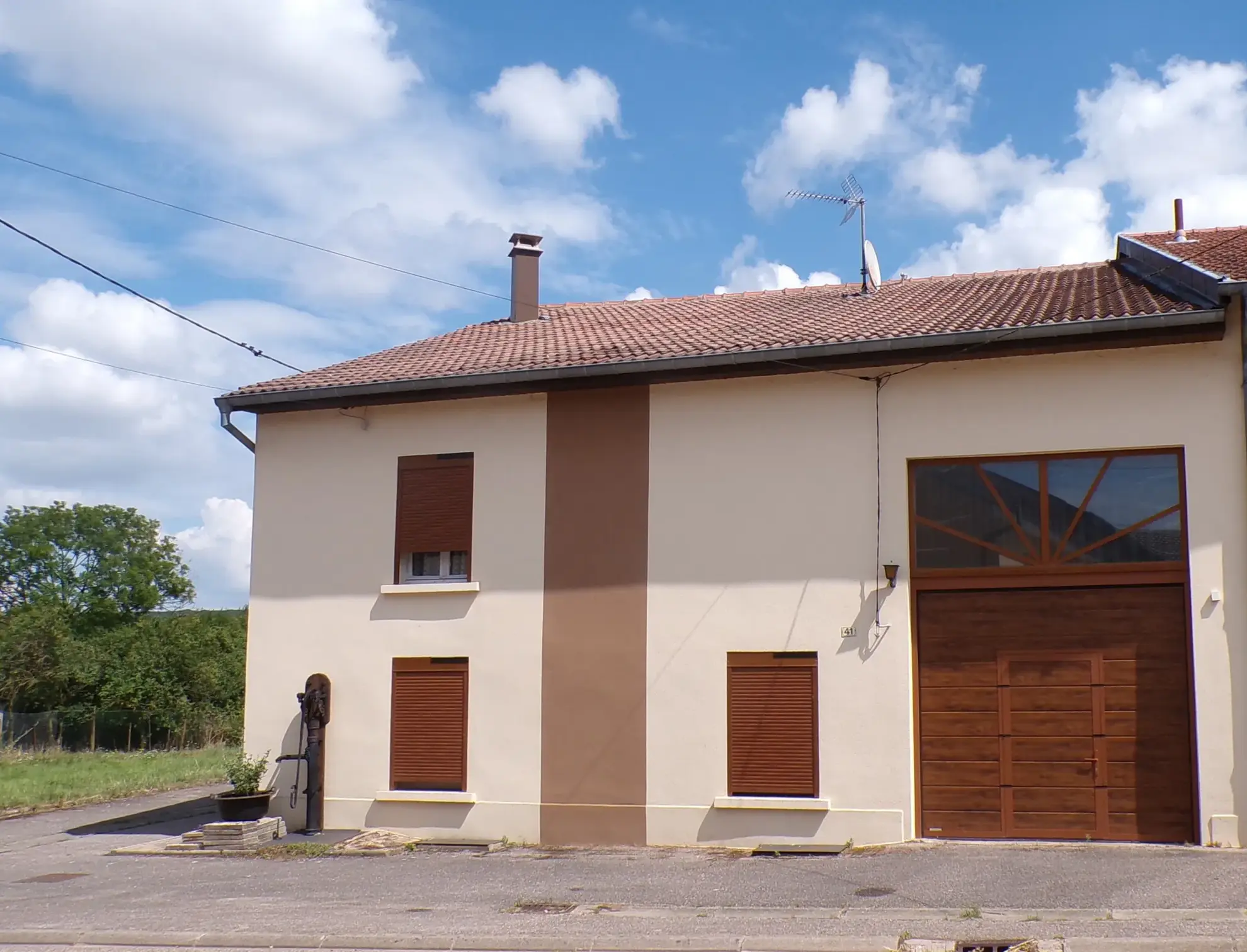 Maison de village rénovée à Burlioncourt avec 4 chambres, garage et jardin