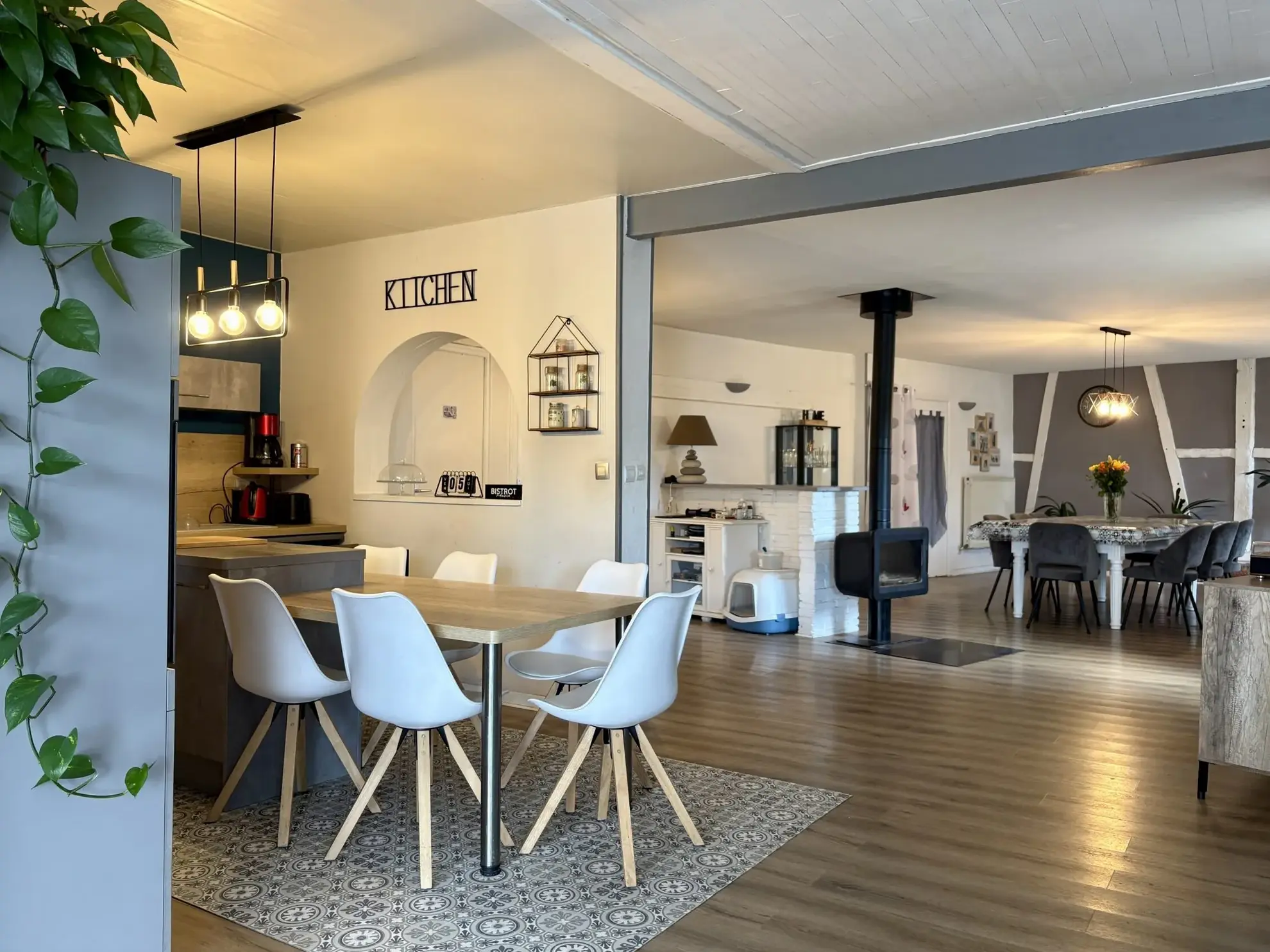 Grande maison familiale à Bantanges avec terrain et potentiel à rénover