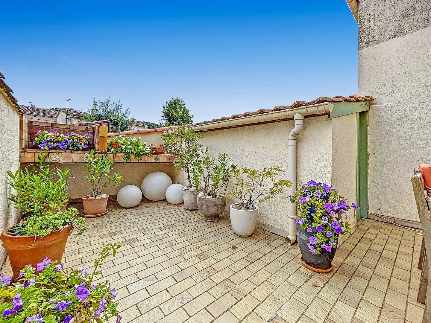 Appartement T3 avec grande terrasse à Saint-Chinian – Idéal premier achat ou investissement