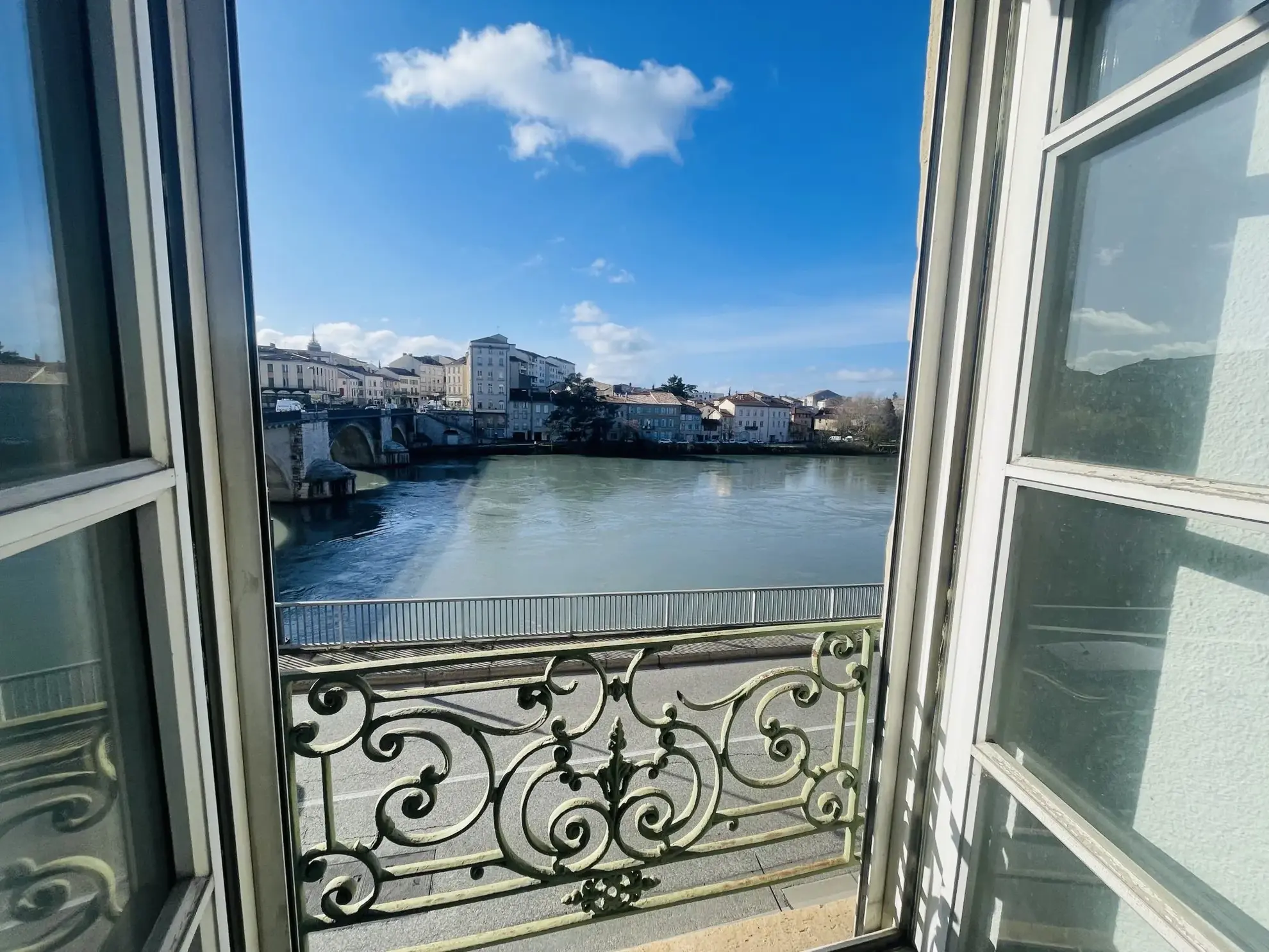Charmant appartement T3 en duplex à Romans-sur-Isère, proche commodités