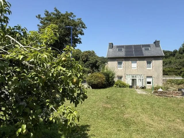 Maison à vendre à Louannec, proche de la mer, 5 chambres, jardin, lumineuse