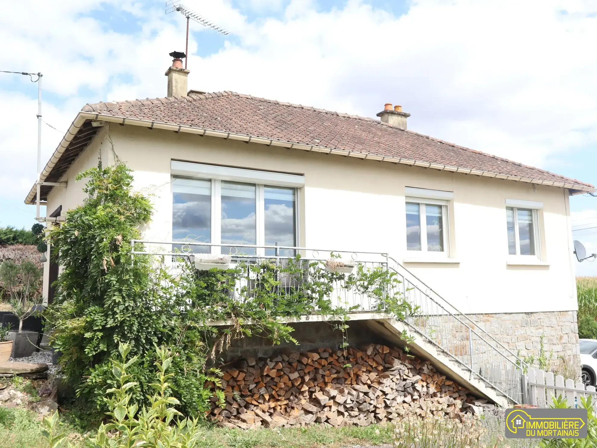 Pavillon avec terrain de 990 m² à Grandparigny - Maison familiale à vendre