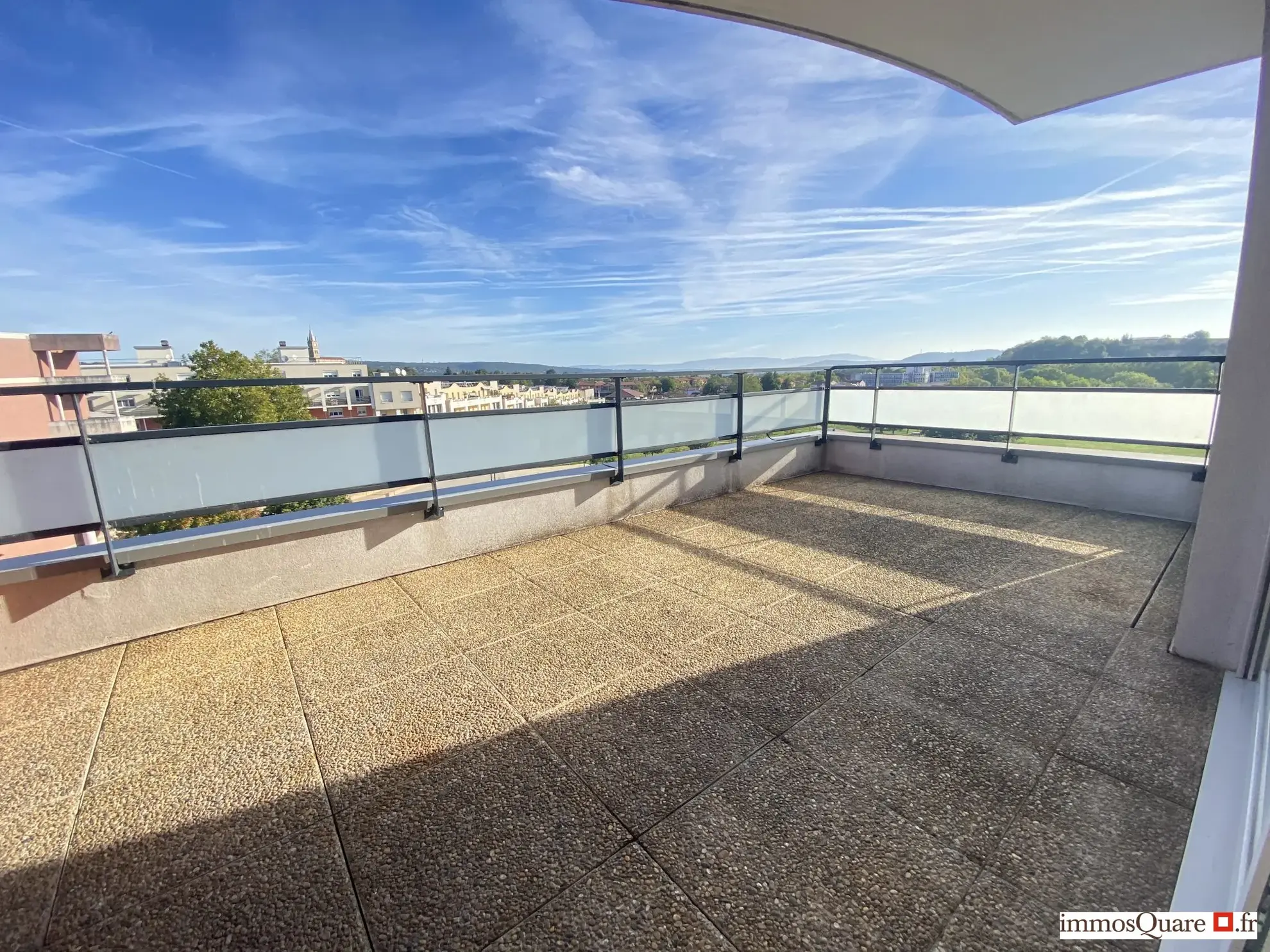 Appartement T2 avec terrasse à L'Isle-d'Abeau - Résidence récente