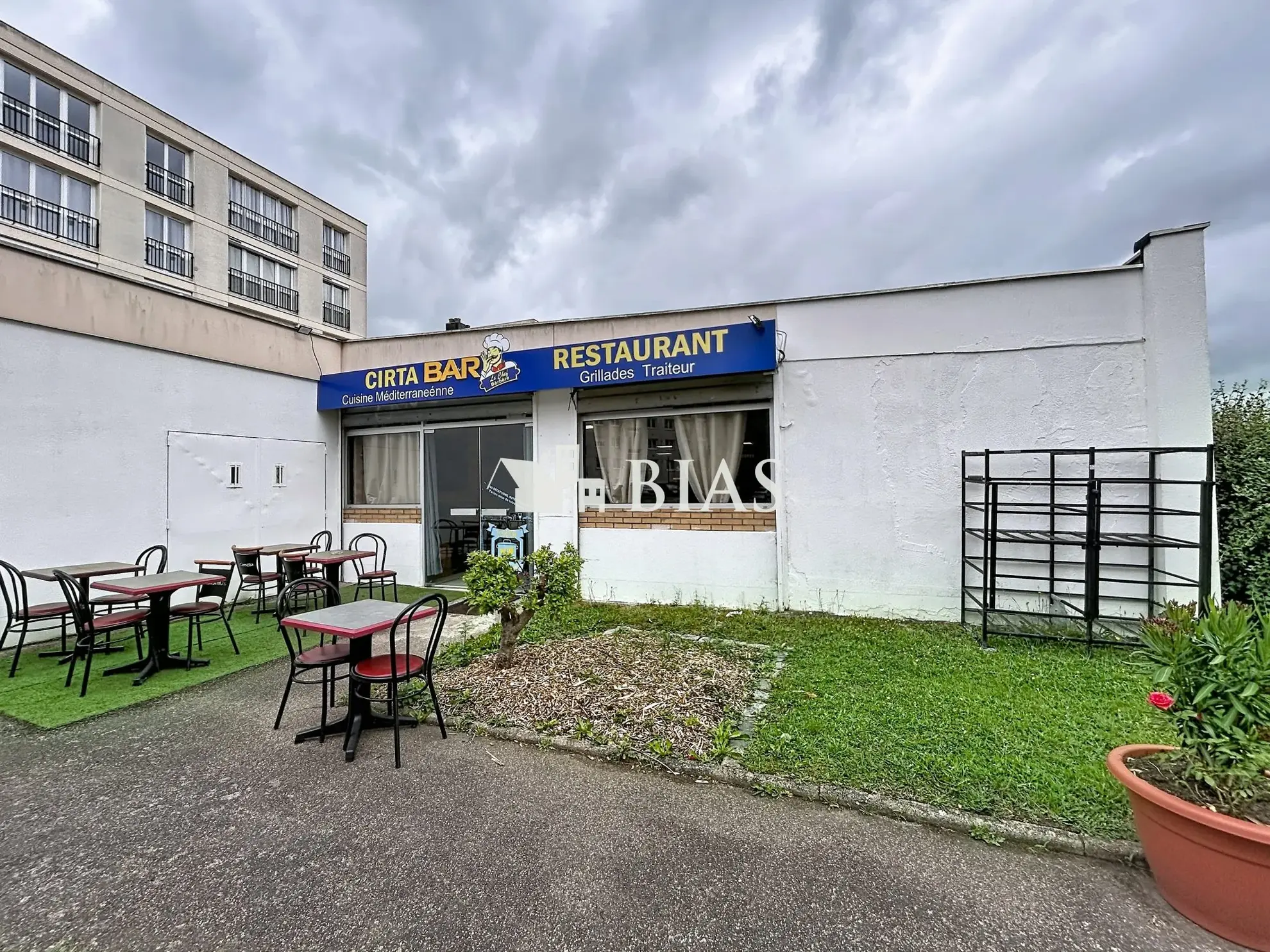 Local commercial à Maromme La Maine de 139m² avec terrasse