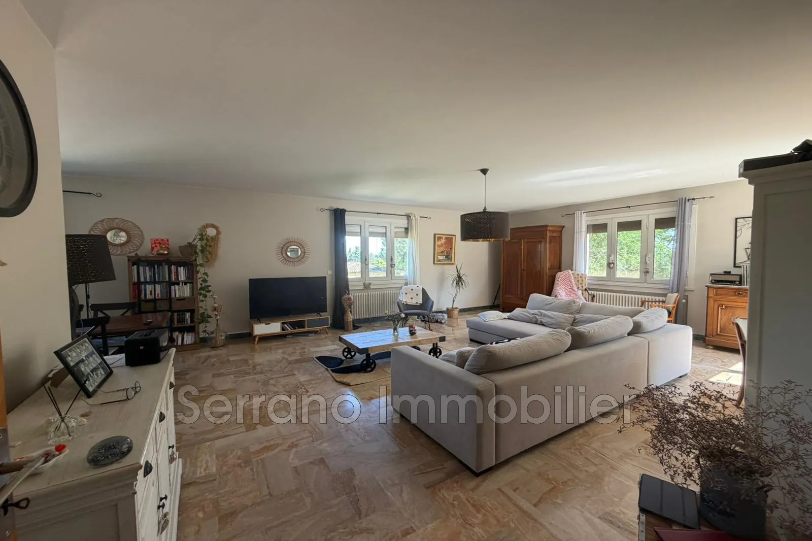 Appartement lumineux avec grand balcon et garage à Châteaurenard
