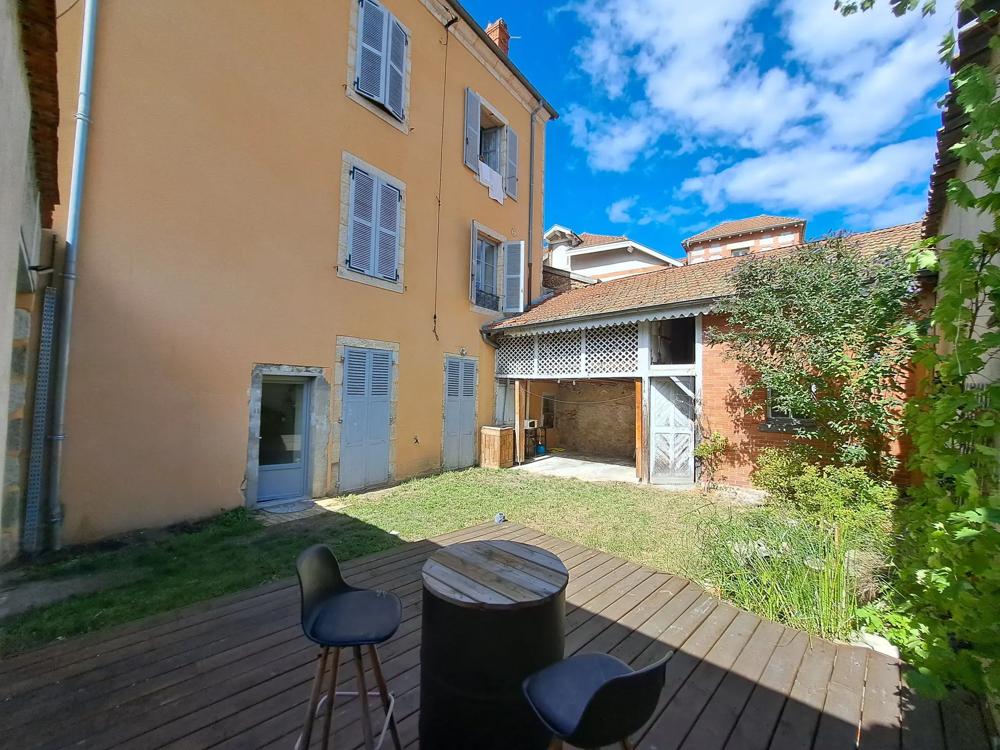 Magnifique appartement T3 avec jardin à vendre à Ambert au cœur du centre-ville