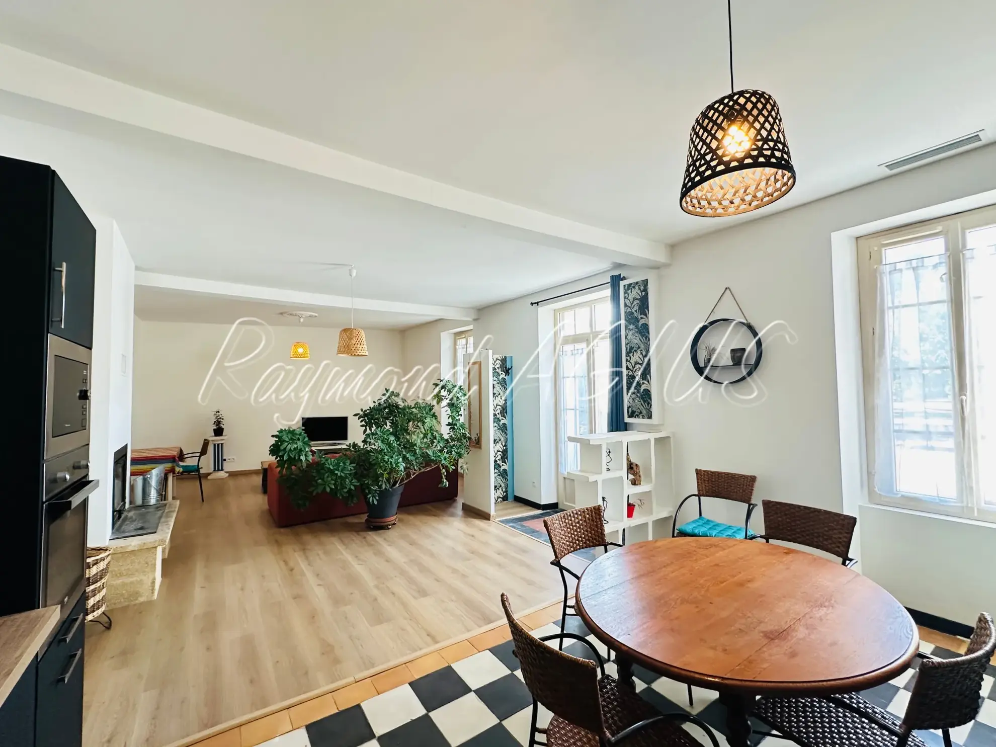 Maison lumineuse de plain-pied rénovée à Port-Sainte-Foy-et-Ponchapt