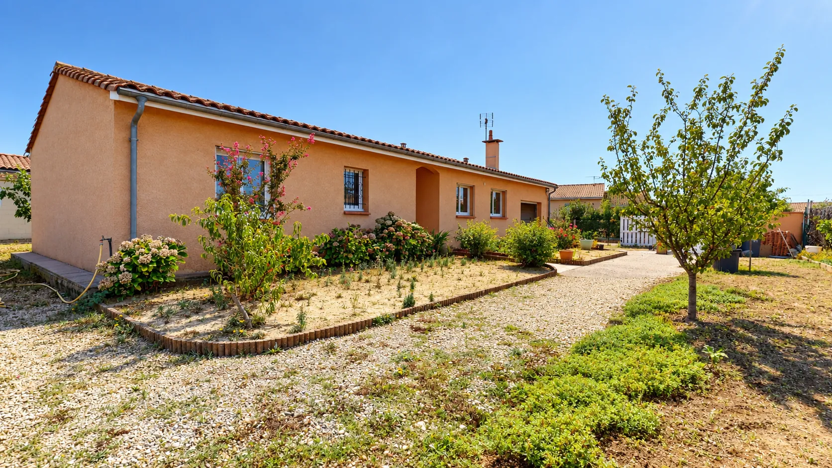 Maison T5 moderne de 117 m² avec garage et jardin au Vernet