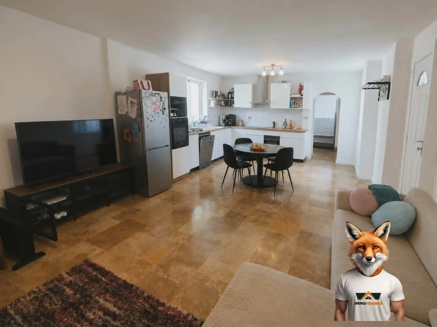 Ensemble immobilier avec deux maisons et dépendances à Fontaine-Mâcon