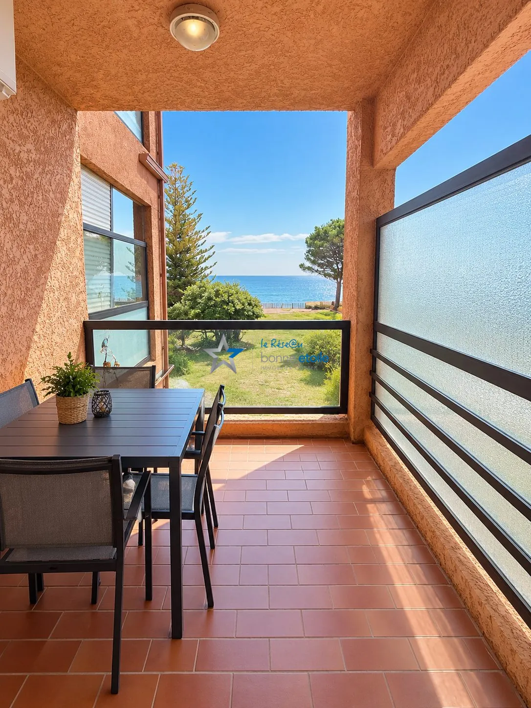 Studio avec Vue Mer, Piscine et Accès Direct à la Plage à Santa Lucia di Moriani