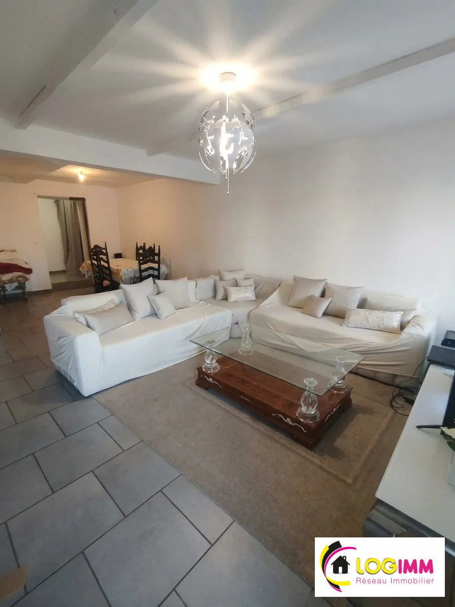 Maison semi-individuelle de 155 m² à Raismes, potentiel et proximité des commodités