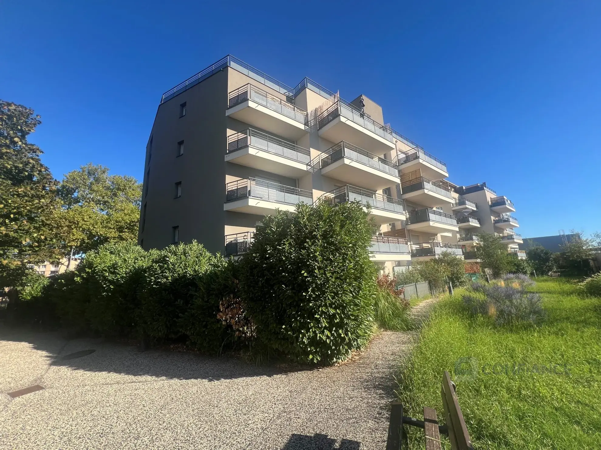 Appartement Type 3 à Vénissieux avec parking et faible consommation énergétique