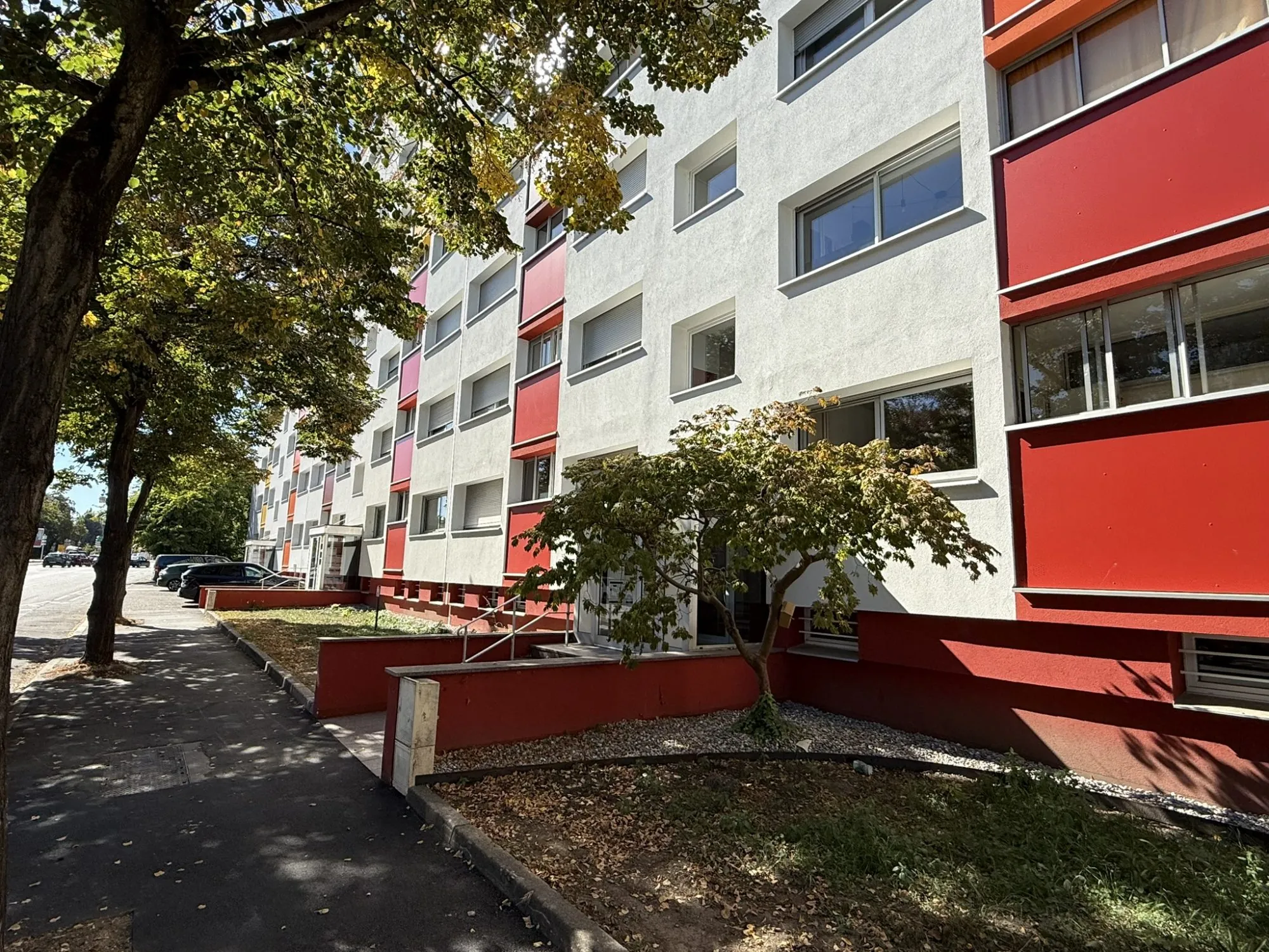 Appartement T3 de 74 m² à Colmar proche centre-ville avec cave et parking