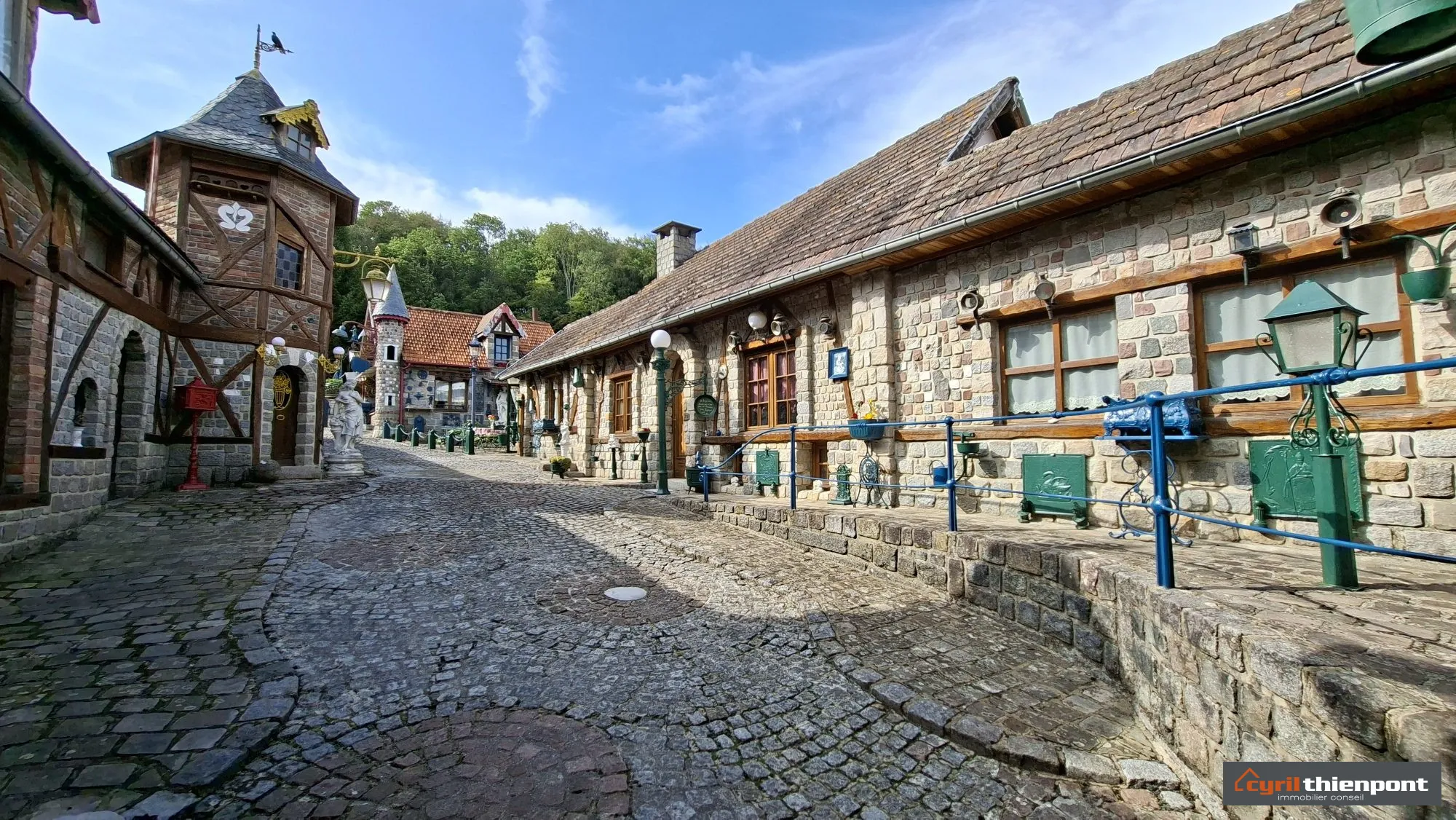 Maison en pierre de 90m² avec dépendances à Huchenneville, proche Abbeville