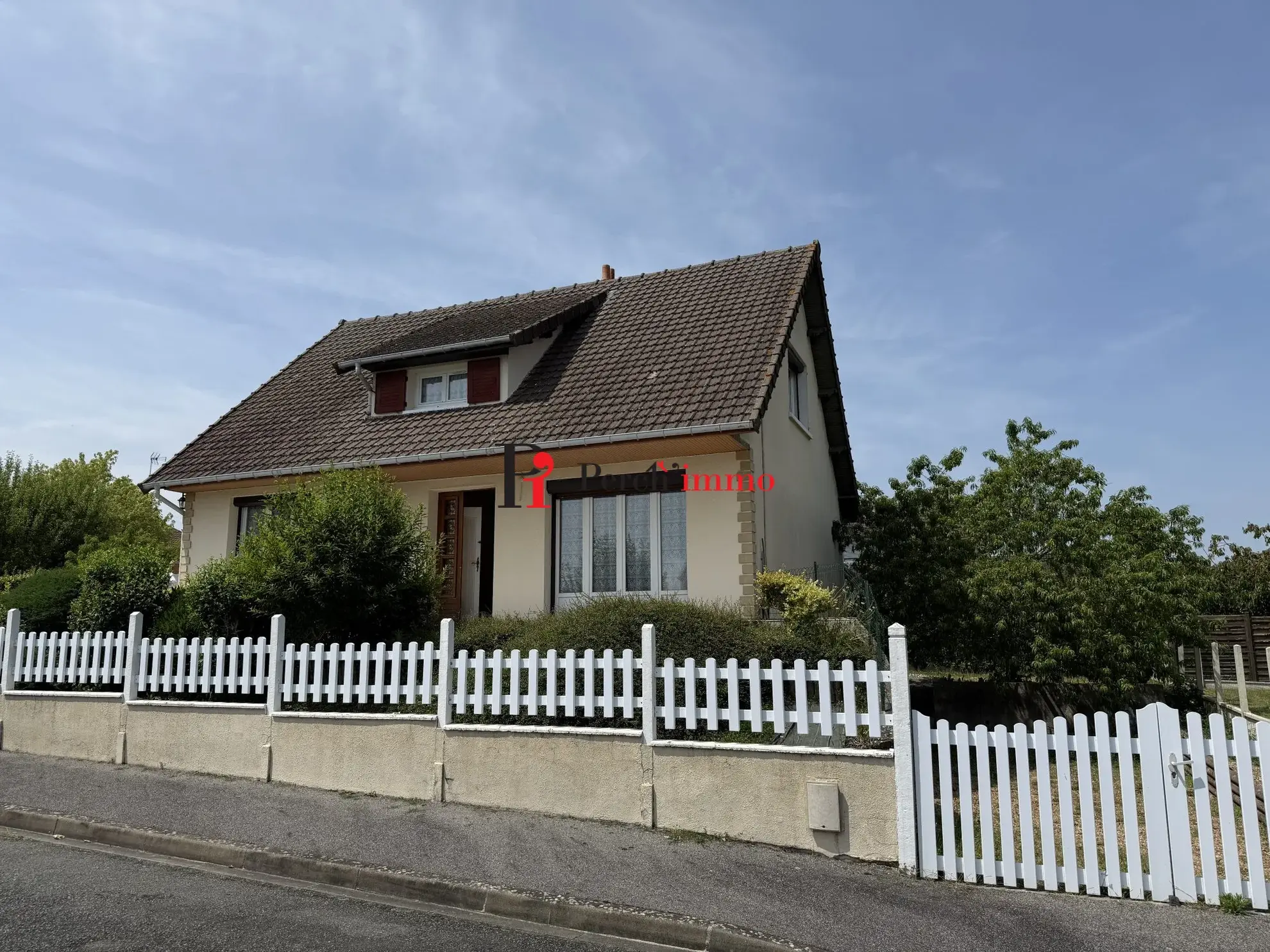 Maison 3 chambres avec jardin et garage à Berd'huis