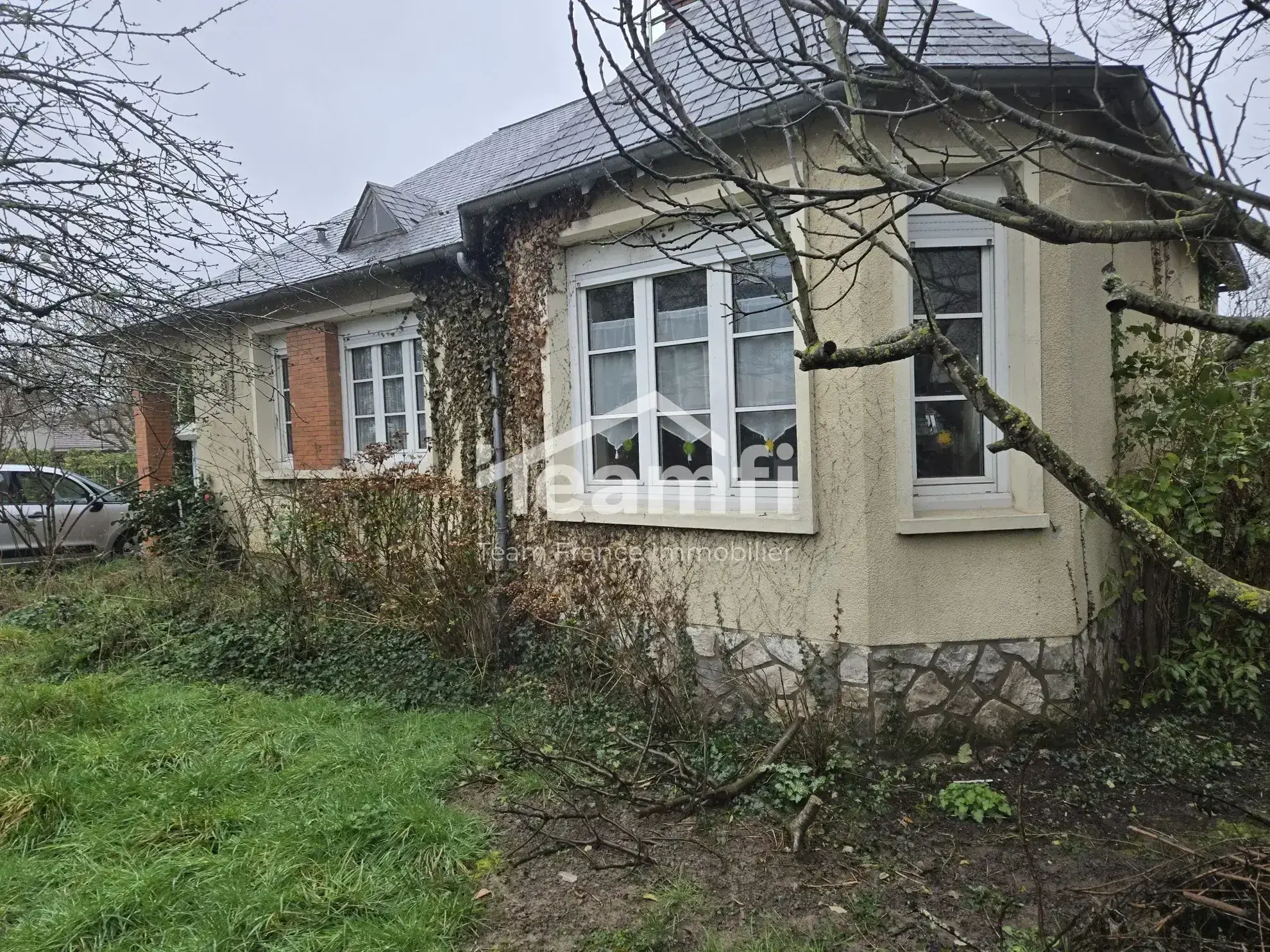 Maison ancienne à vendre à Checy — Charme et authenticité