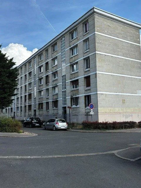 A VISITER A vendre appartement 2 chambres à Creil Roseraie - Opportunité à proximité des commodités