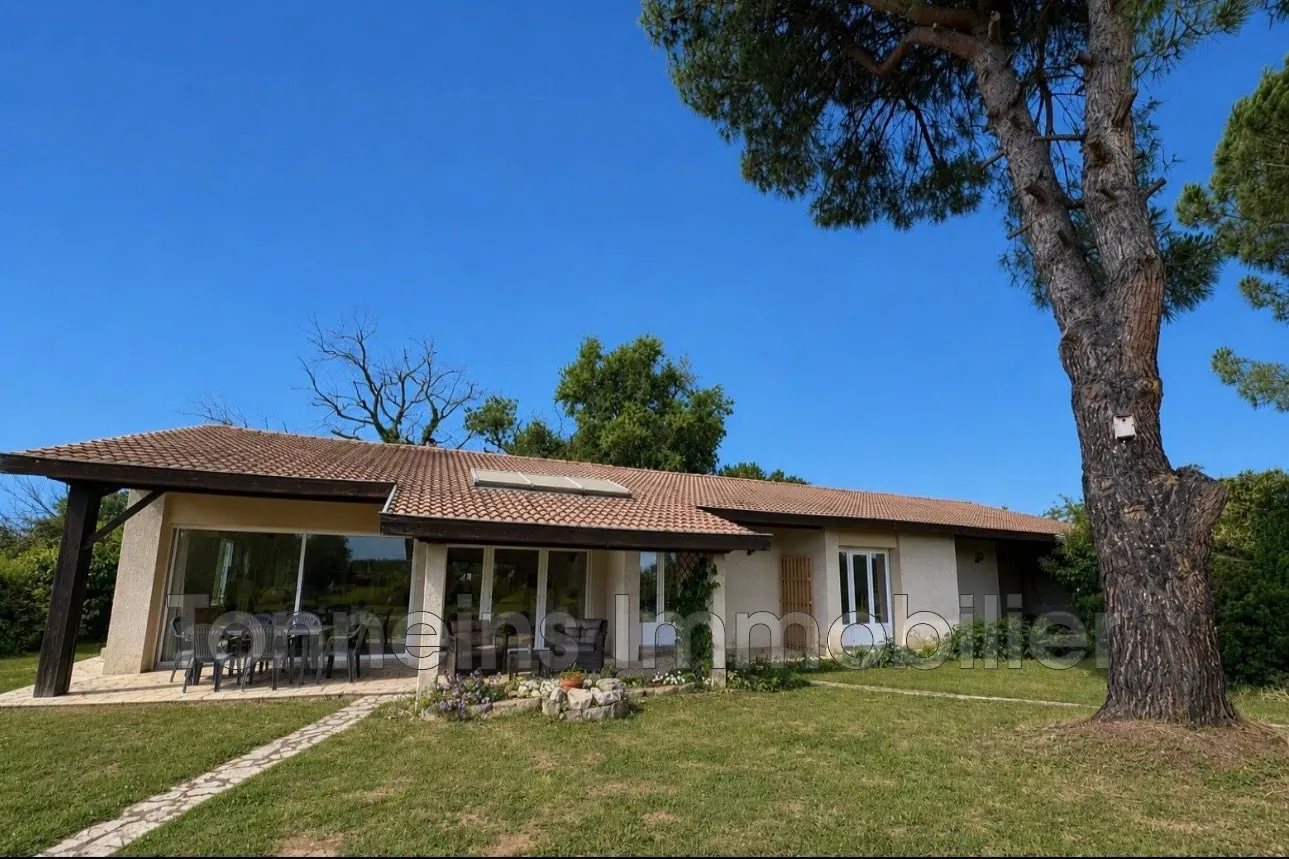 Grande maison rénovée avec 5 chambres à Bourran – Terrain 1800 m²