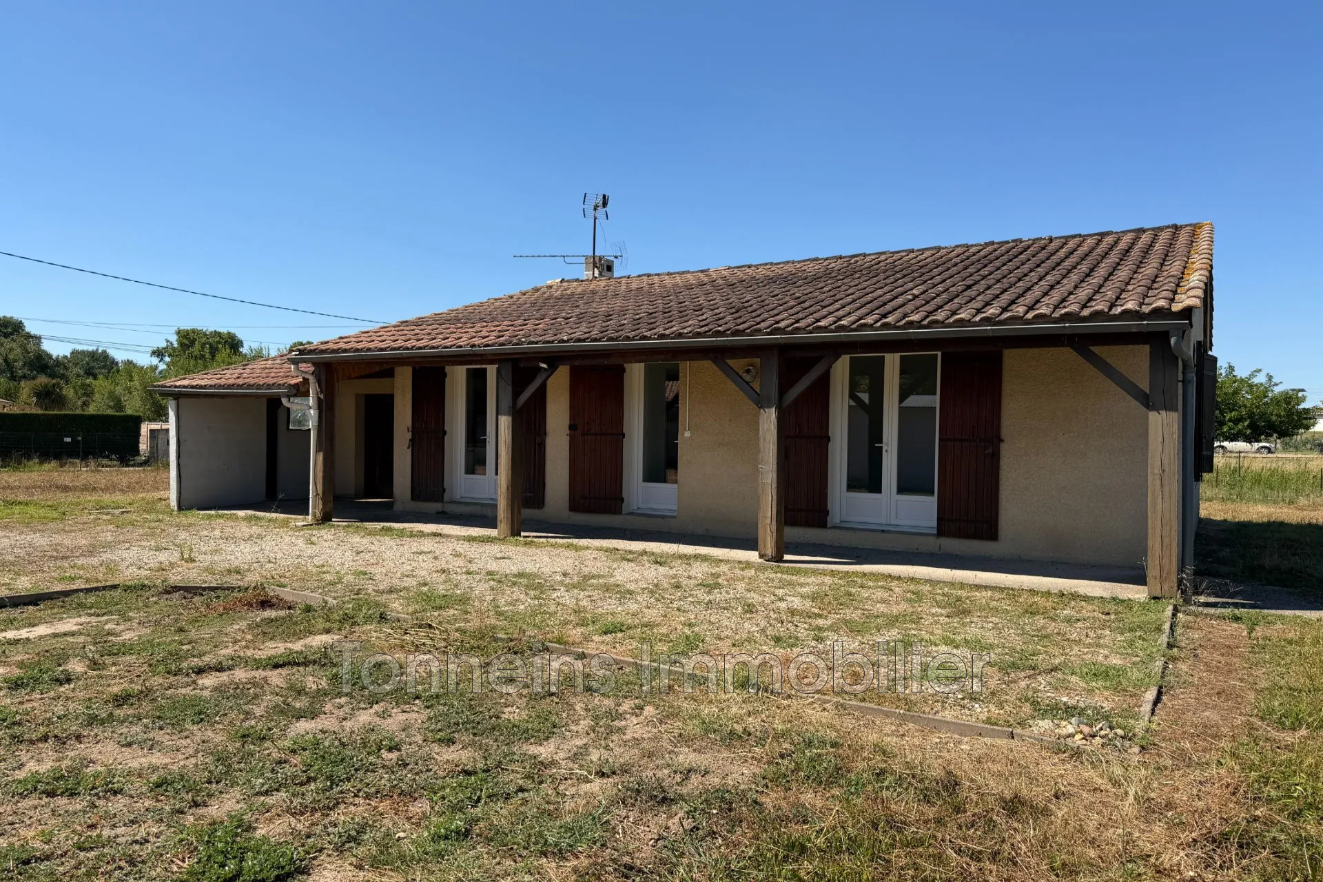 Maison 3 pièces à vendre à Fauguerolles, terrain clos et garage, rénovations possibles