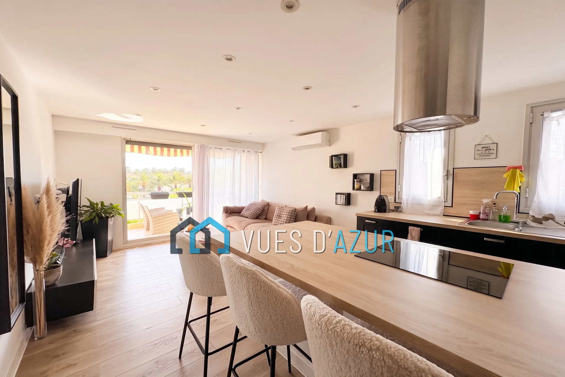 Appartement 2 pièces rénové avec terrasse, parking et piscine à Antibes - Val Claret