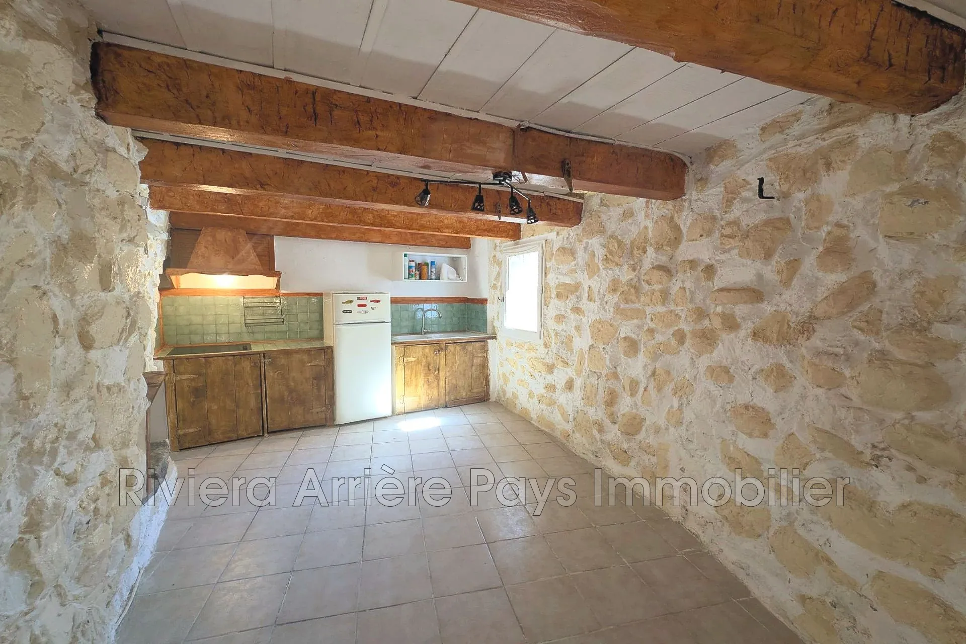 Maison de village en pierre à Le Fugeret proche d'Annot et Entrevaux