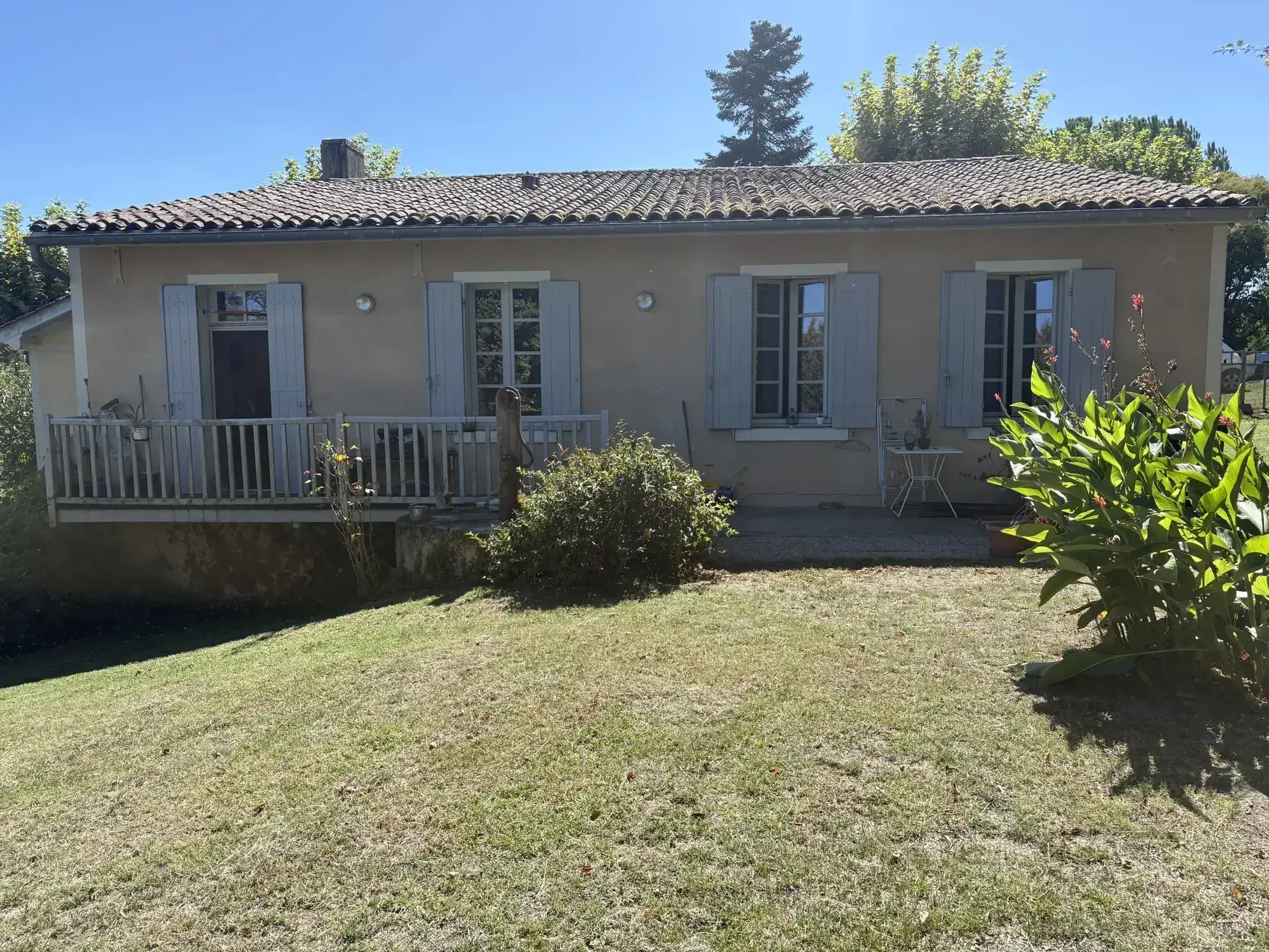 Maison en pierre rénovée avec jardin et garage à Bazas