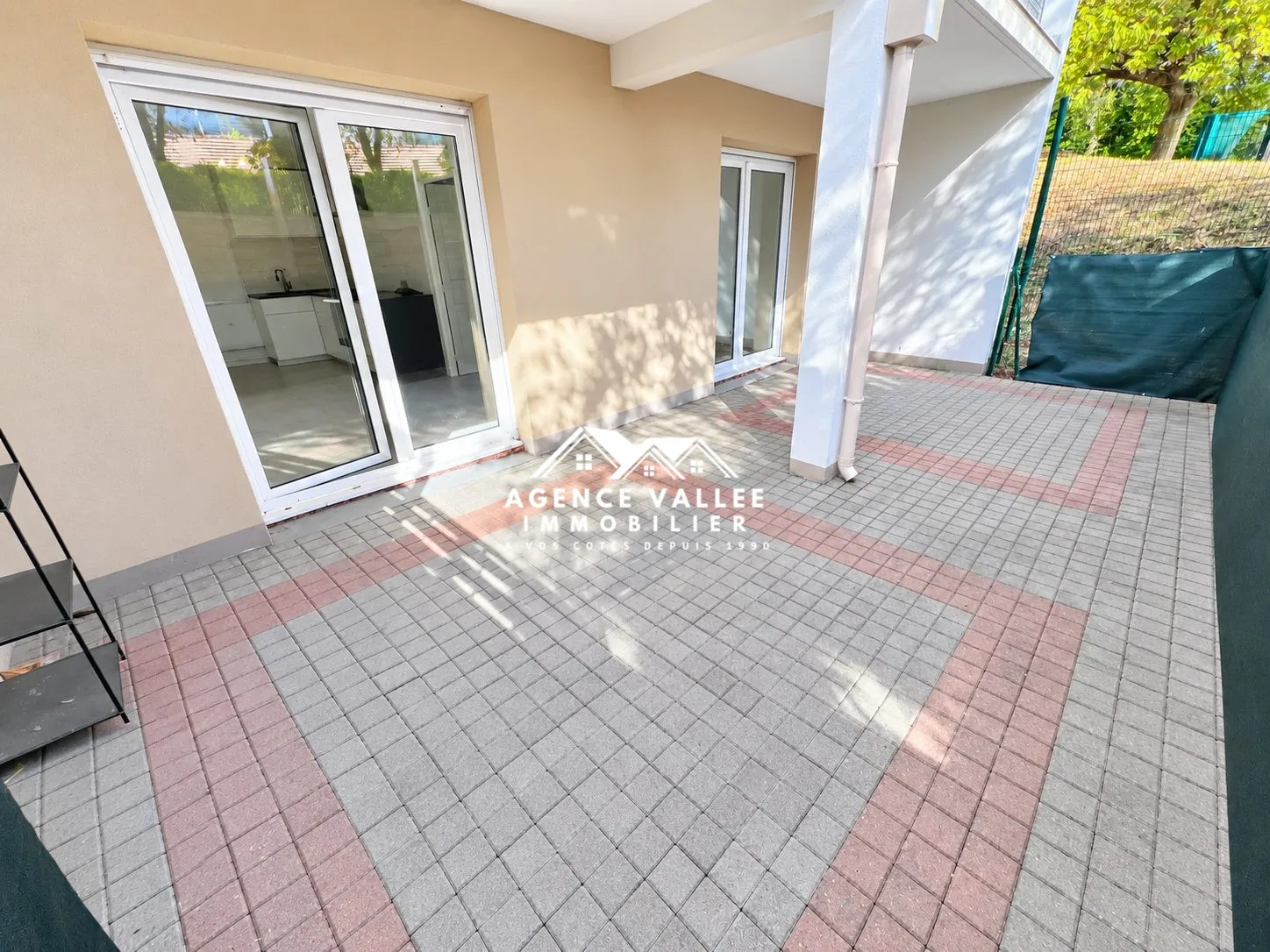 Bel appartement 2 pièces avec terrasse, cave et parking à Saint-Germain-lès-Corbeil