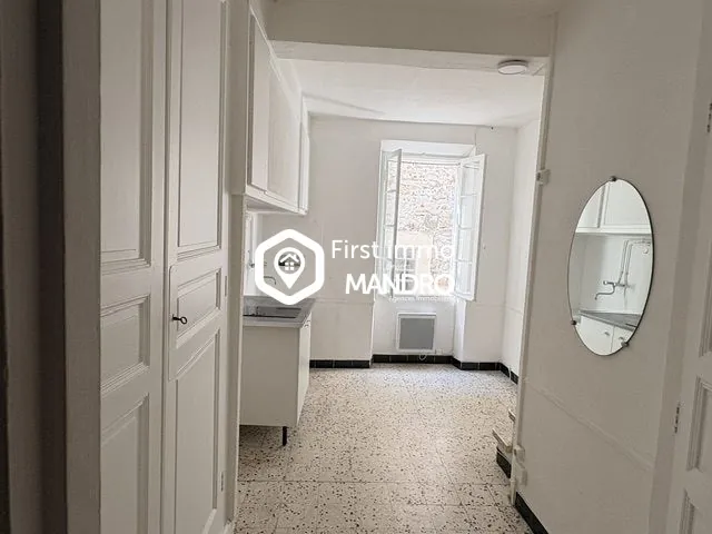 Maison pleine de charme sur 2 niveaux à Estagel
