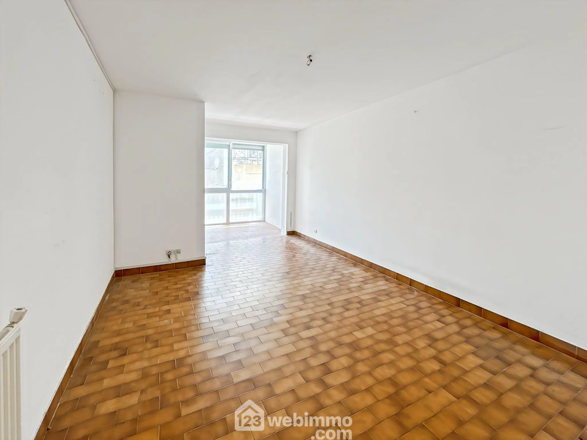 Appartement traversant de 55 m² à Sète avec parking couvert et prestations modernes